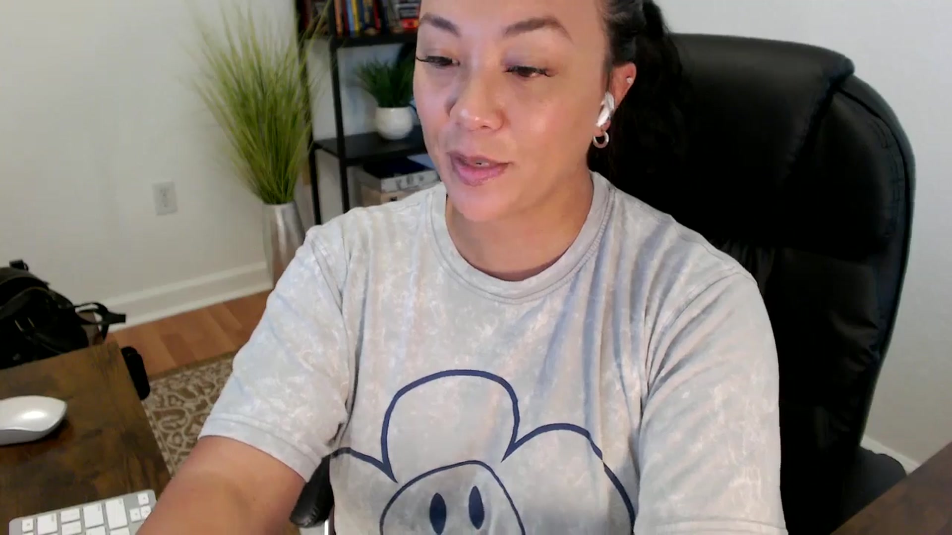 Gallery image thumbnail from MickaylaStar's myfreecams stream on, 05/30/2025, 19:40 image 17 of 20