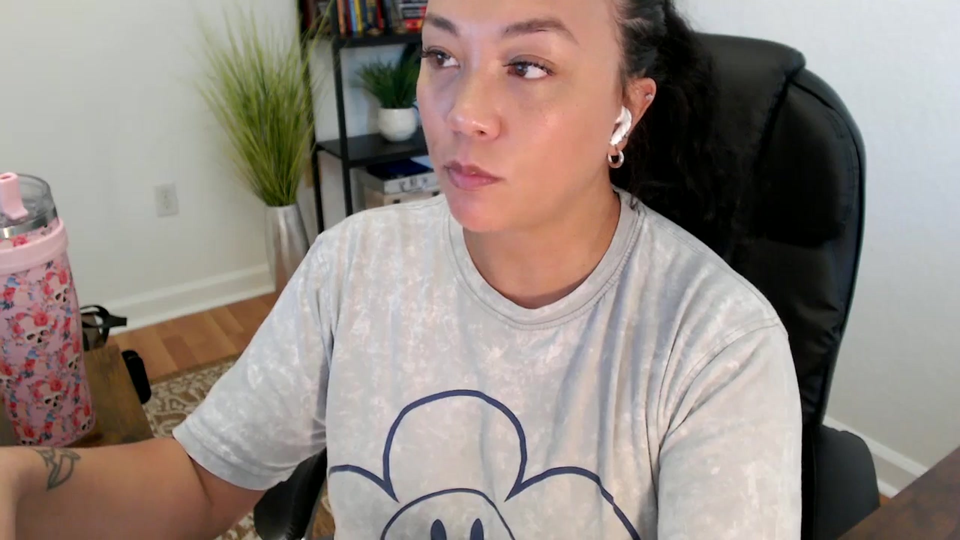 Gallery image thumbnail from MickaylaStar's myfreecams stream on, 05/30/2025, 20:57 image 10 of 20