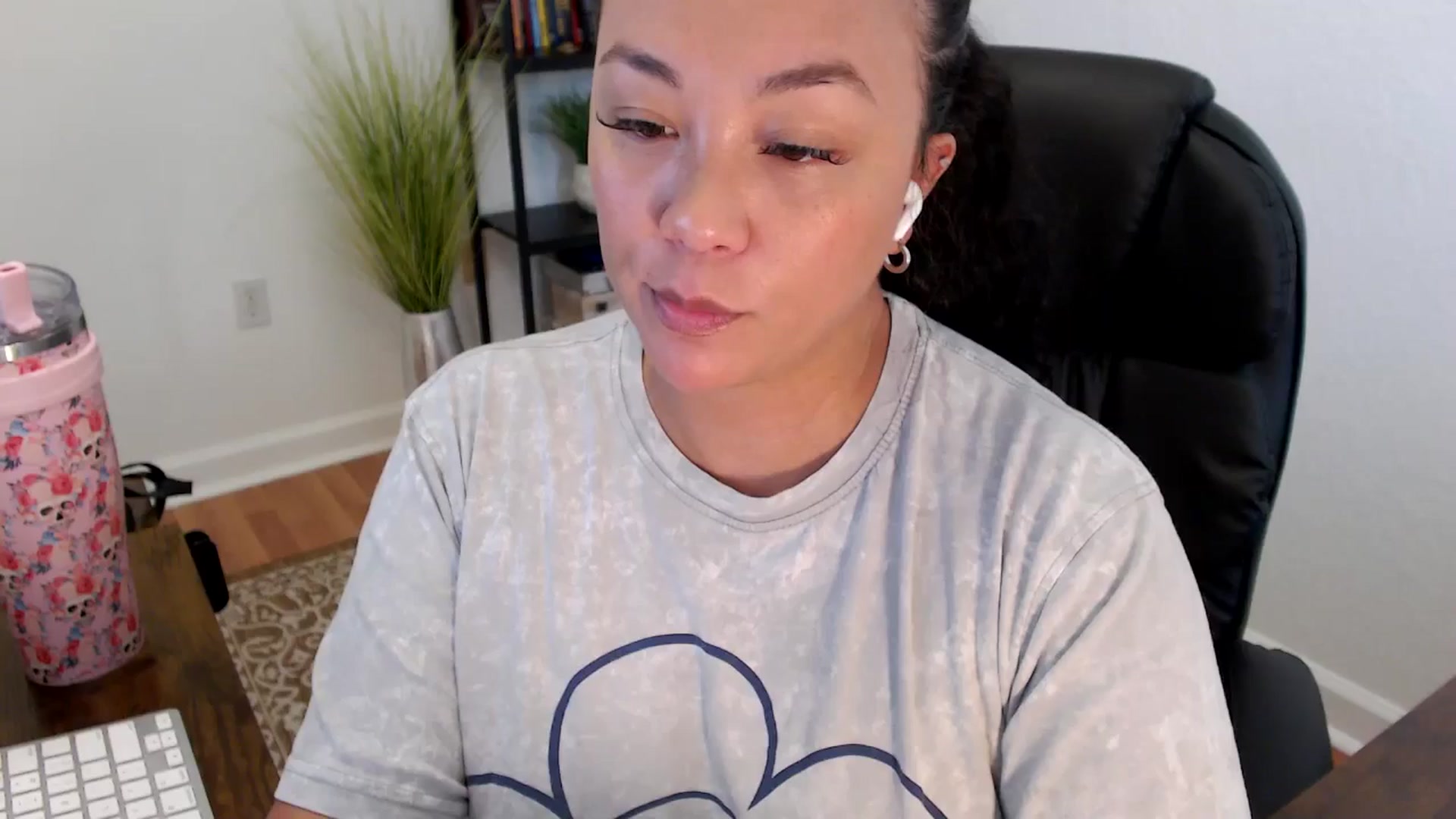 Gallery image thumbnail from MickaylaStar's myfreecams stream on, 05/30/2025, 20:57 image 11 of 20