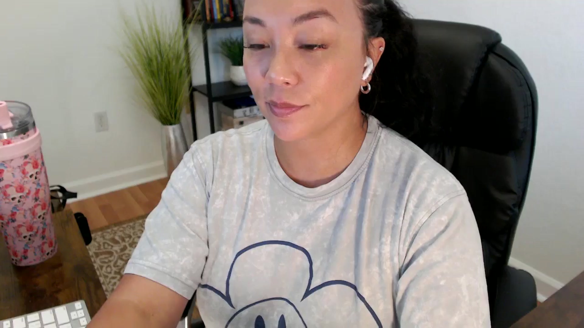 Gallery image thumbnail from MickaylaStar's myfreecams stream on, 05/30/2025, 20:57 image 3 of 20