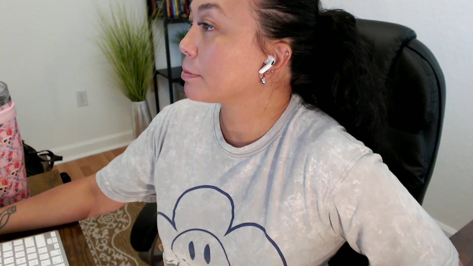 Gallery image thumbnail from MickaylaStar's myfreecams stream on, 05/30/2025, 20:57 image 12 of 20