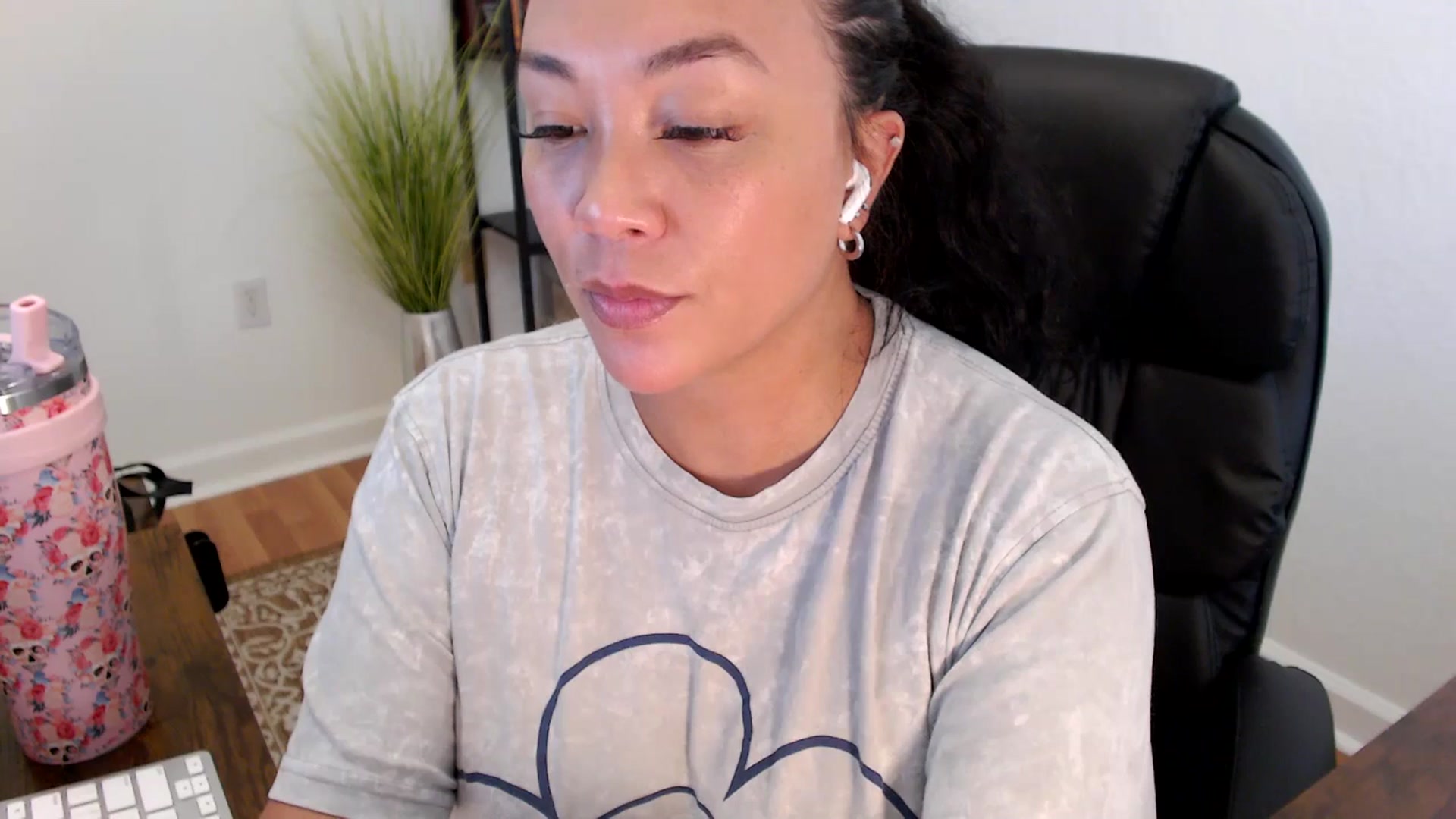 Gallery image thumbnail from MickaylaStar's myfreecams stream on, 05/30/2025, 20:57 image 7 of 20