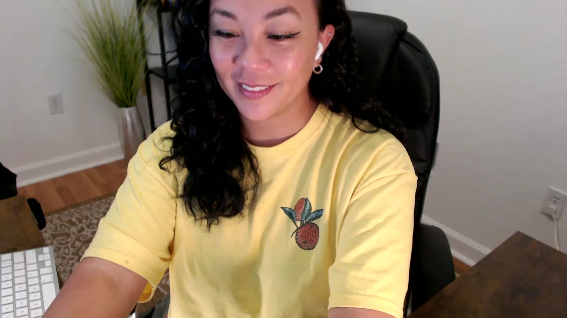 Gallery image thumbnail from MickaylaStar's myfreecams stream on, 06/02/2025, 15:55 image 5 of 20