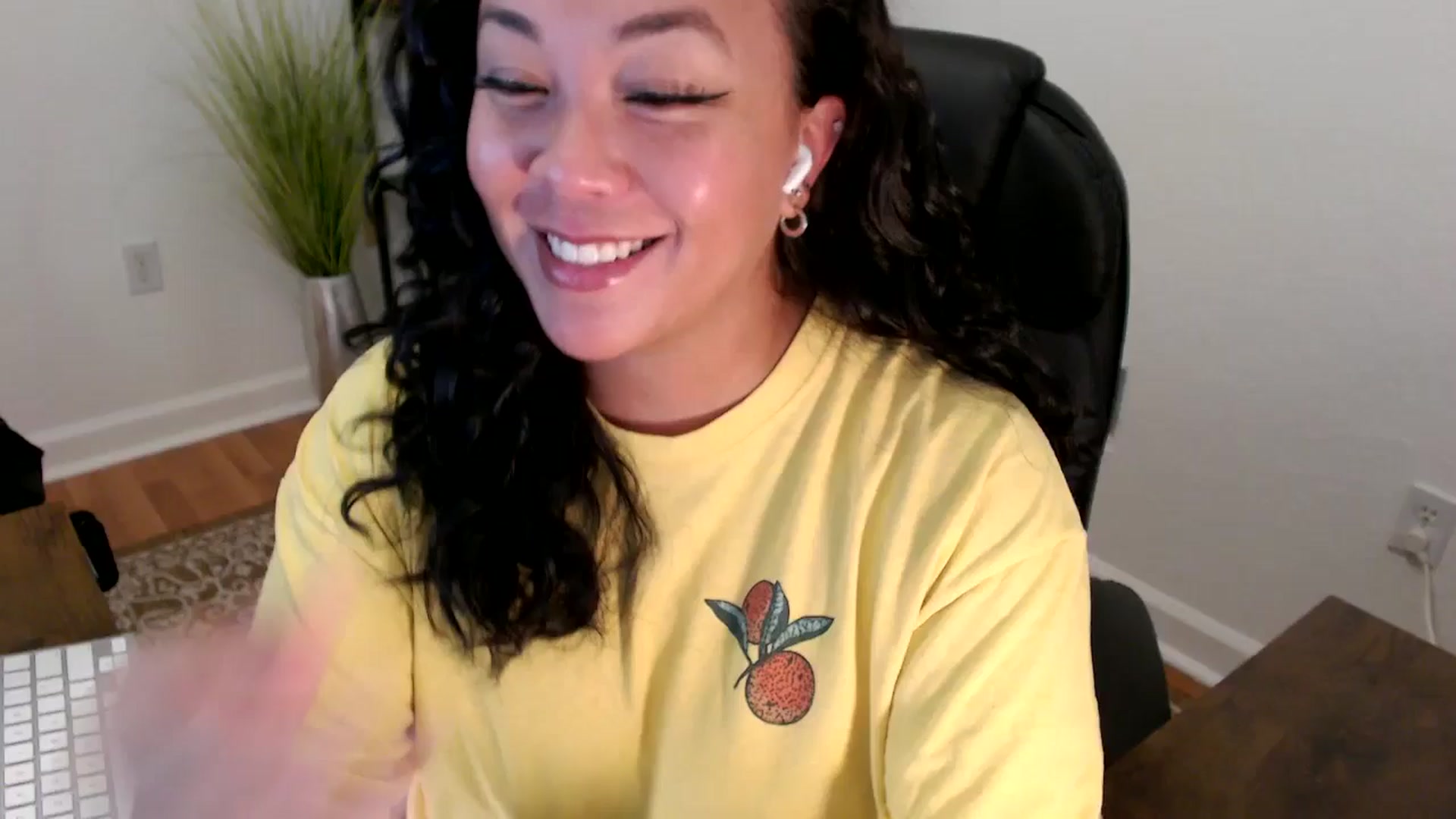 Gallery image thumbnail from MickaylaStar's myfreecams stream on, 06/02/2025, 15:55 image 1 of 20