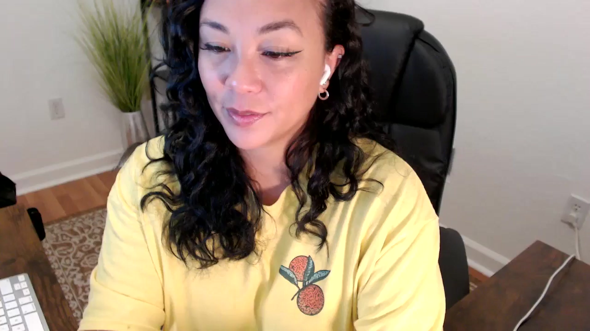 Gallery image thumbnail from MickaylaStar's myfreecams stream on, 06/02/2025, 16:18 image 11 of 20