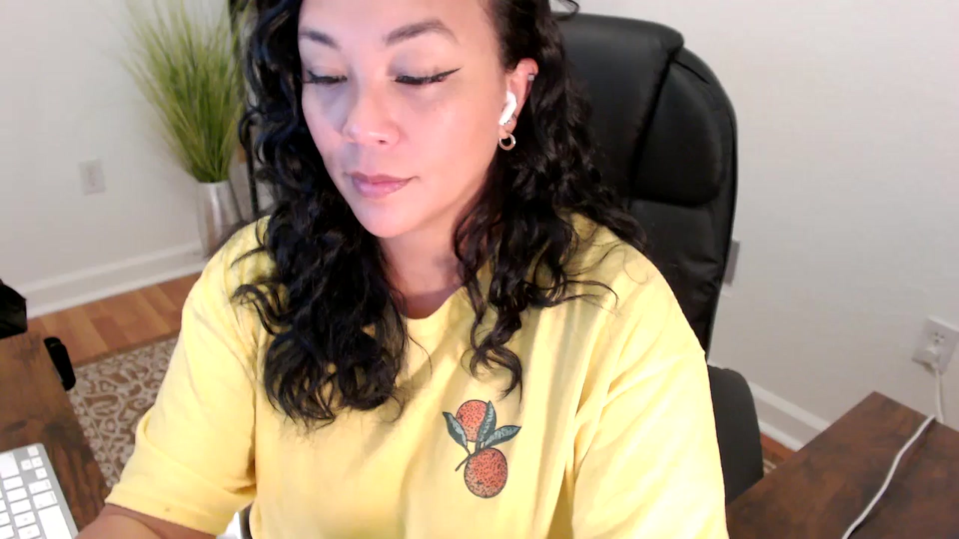 Gallery image thumbnail from MickaylaStar's myfreecams stream on, 06/02/2025, 16:18 image 4 of 20