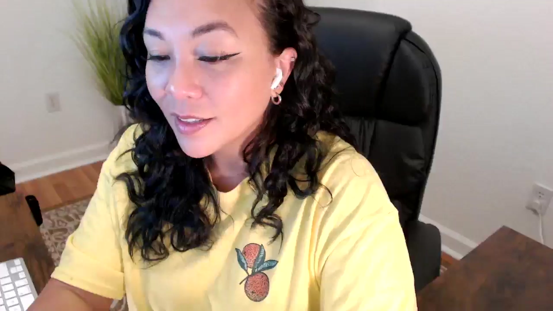 Gallery image thumbnail from MickaylaStar's myfreecams stream on, 06/02/2025, 16:18 image 13 of 20