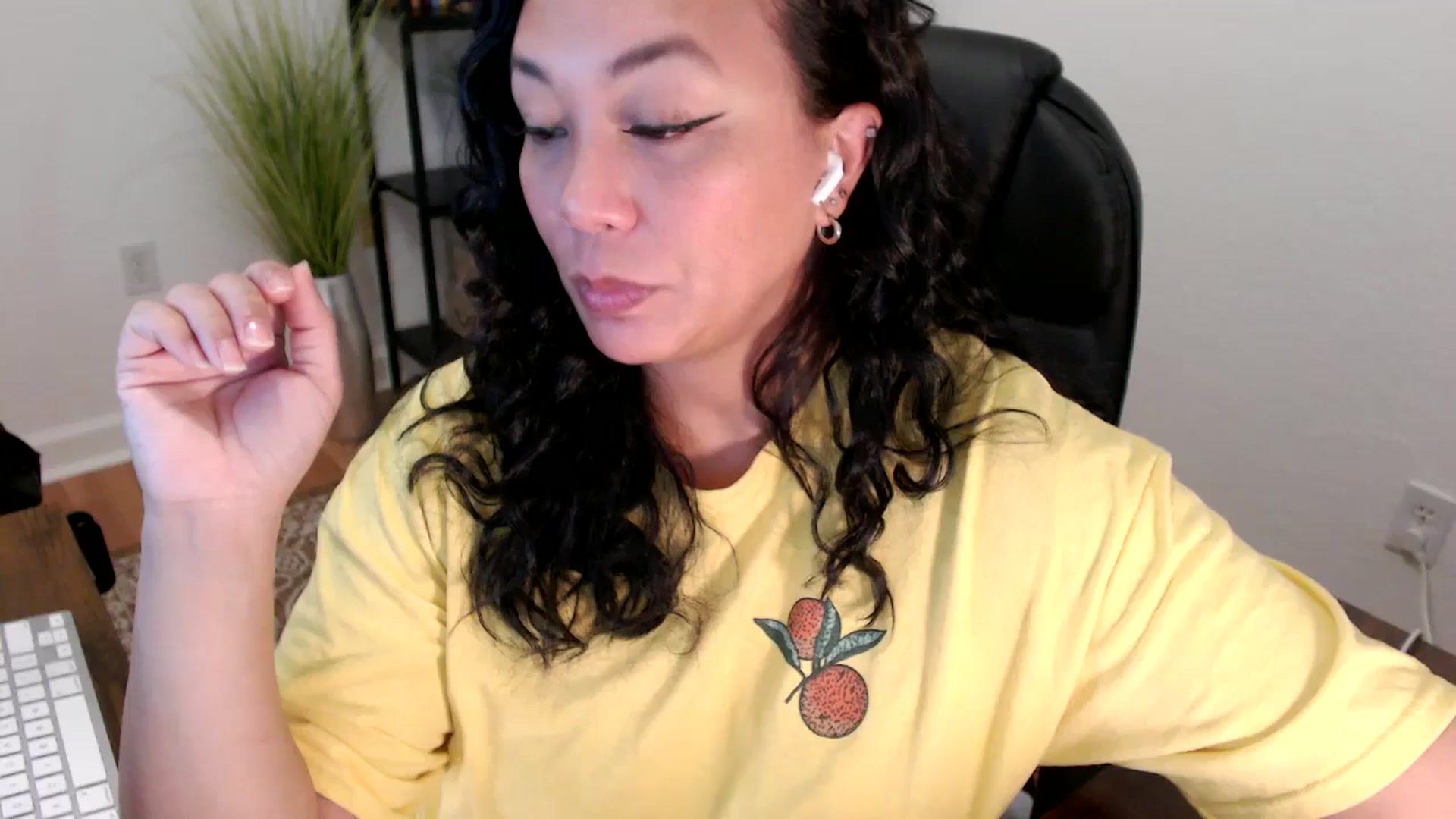 Gallery image thumbnail from MickaylaStar's myfreecams stream on, 06/02/2025, 16:18 image 1 of 20