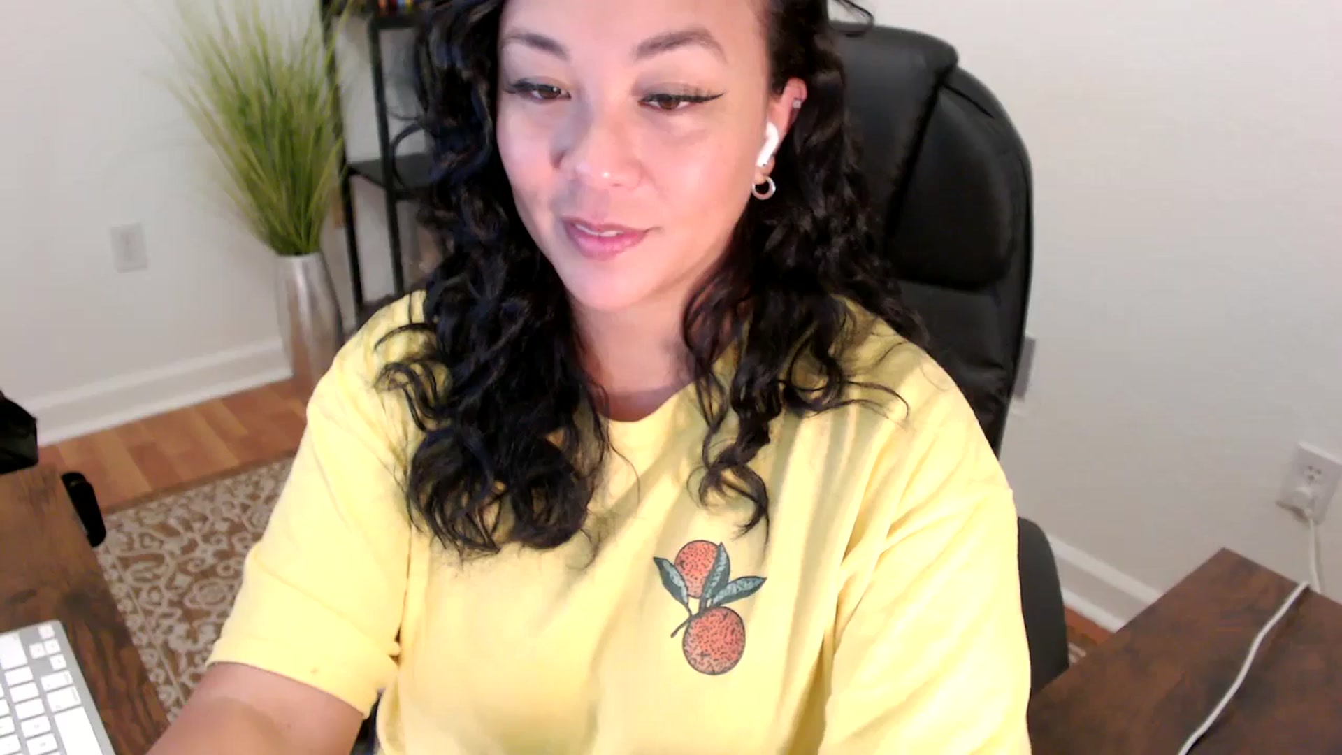 Gallery image thumbnail from MickaylaStar's myfreecams stream on, 06/02/2025, 16:18 image 3 of 20