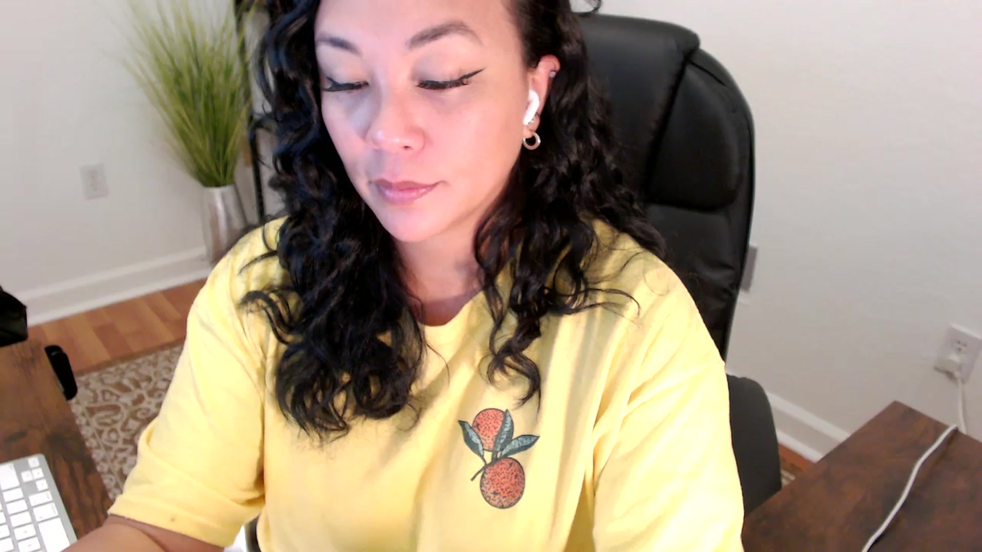 Gallery image thumbnail from MickaylaStar's myfreecams stream on, 06/02/2025, 16:18 image 6 of 20