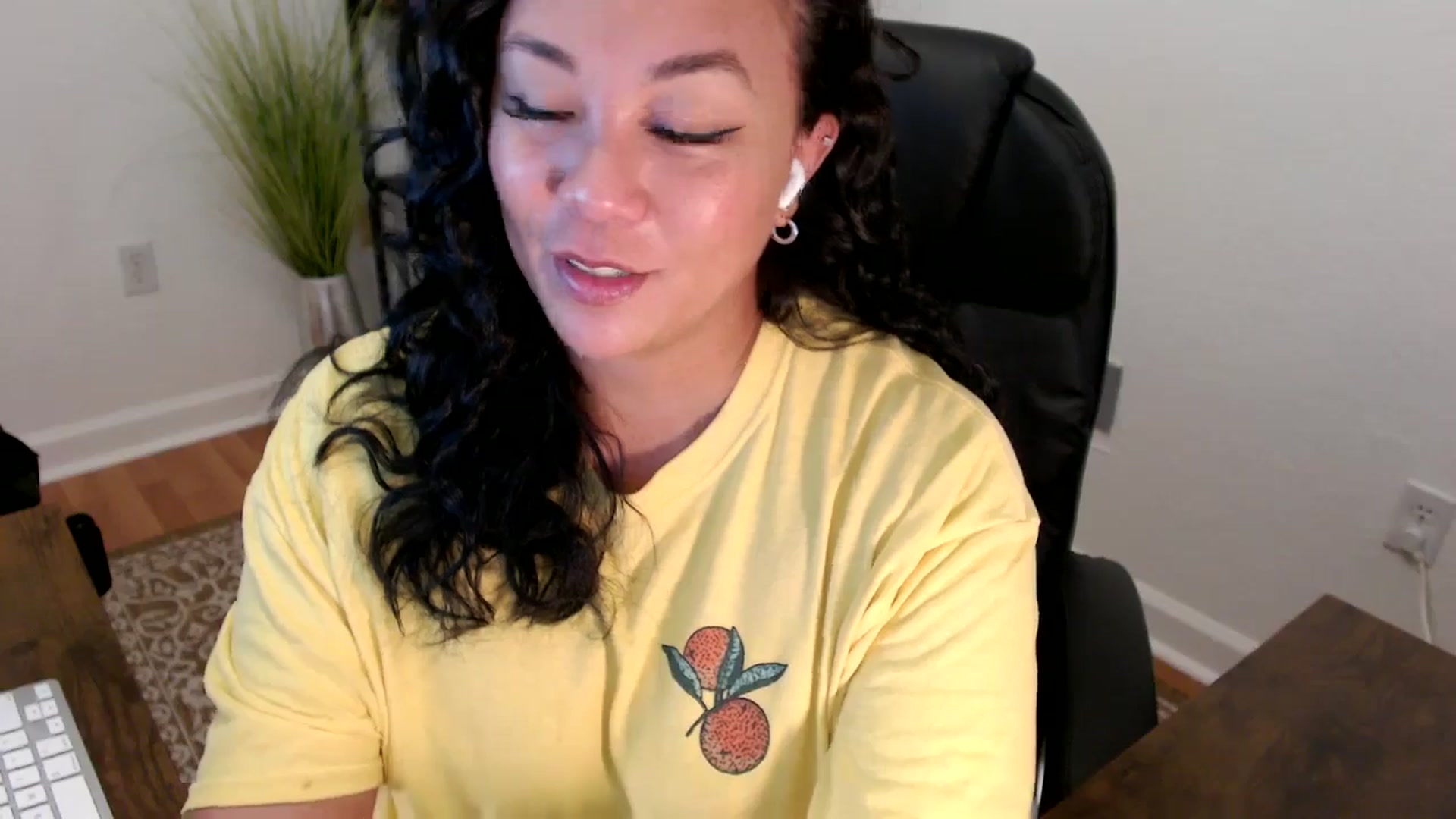 Gallery image thumbnail from MickaylaStar's myfreecams stream on, 06/02/2025, 16:18 image 16 of 20