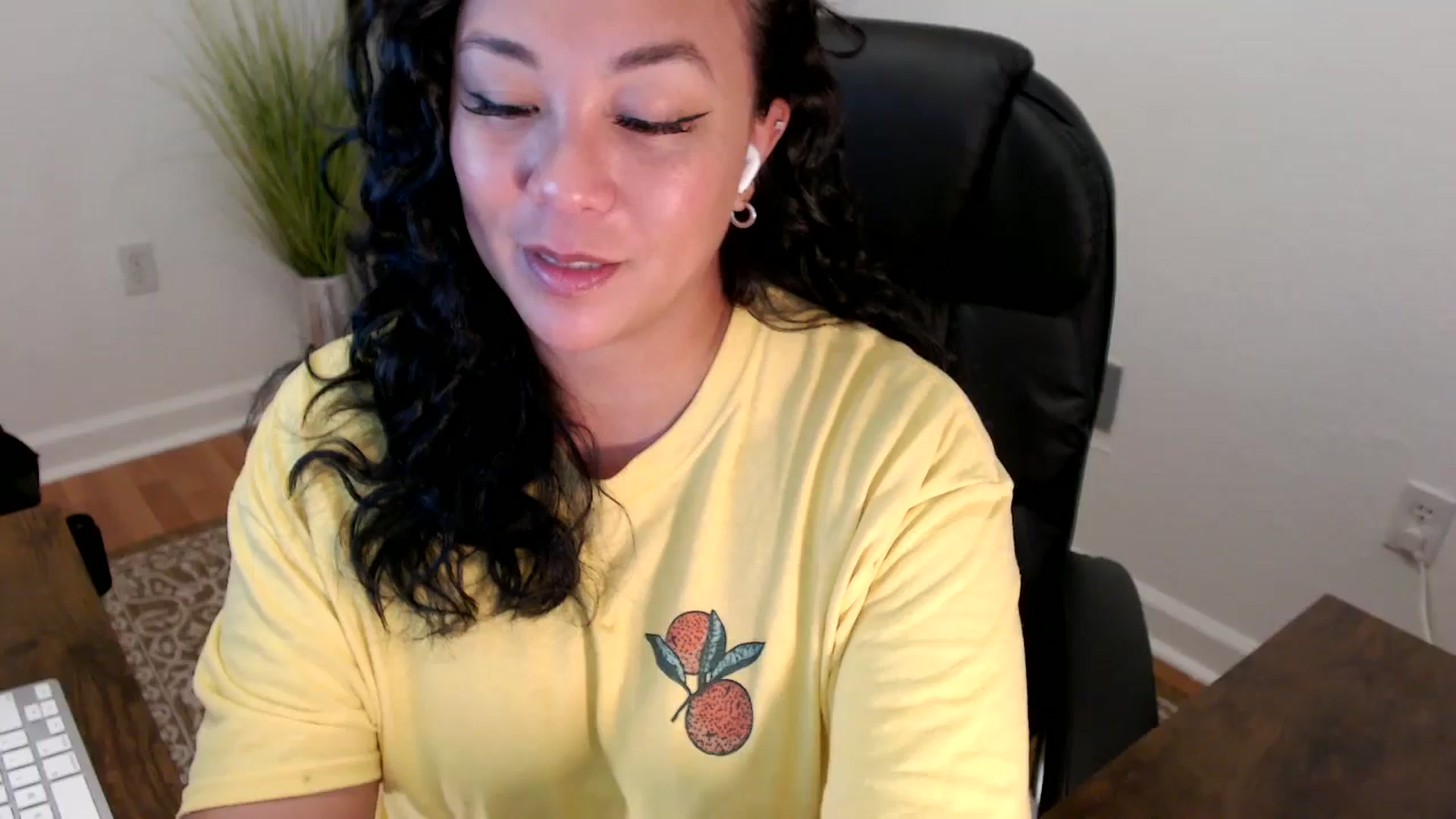 Gallery image thumbnail from MickaylaStar's myfreecams stream on, 06/02/2025, 16:18 image 15 of 20