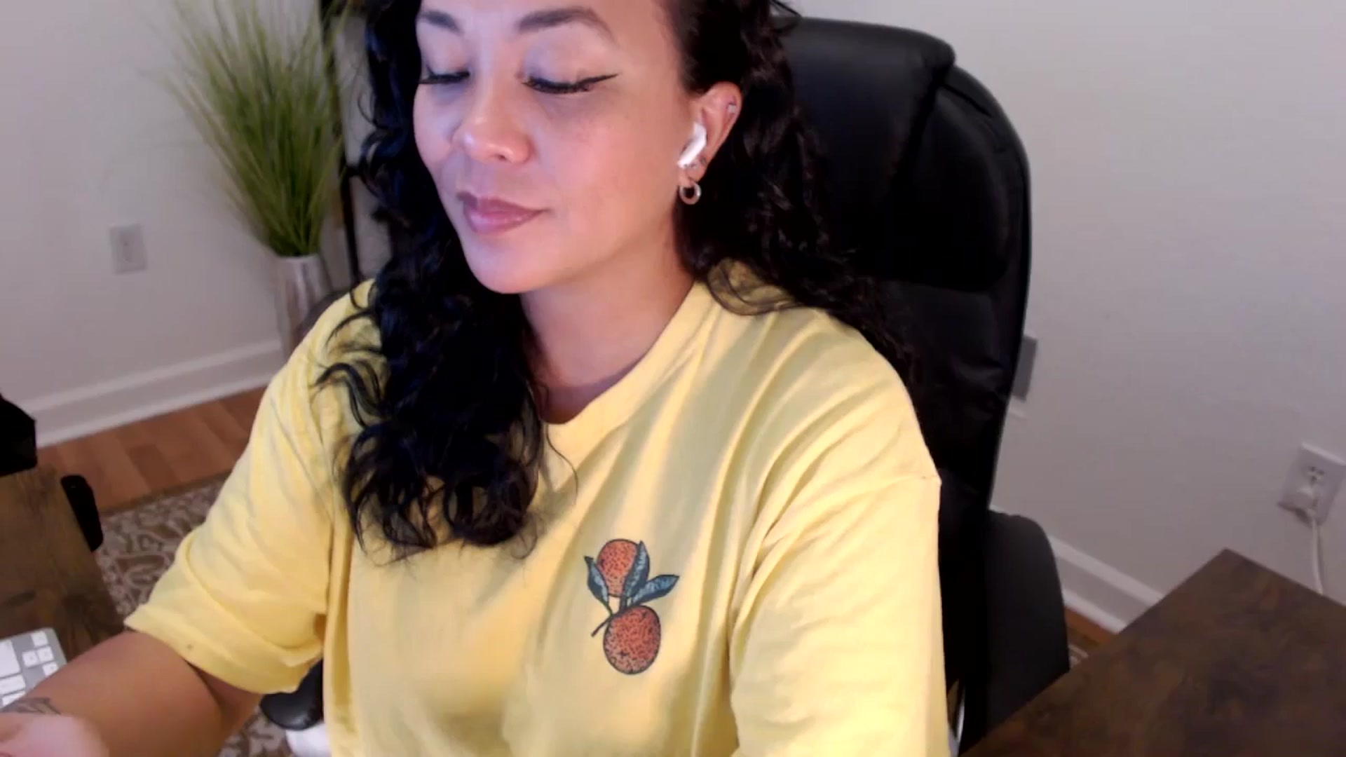 Gallery image thumbnail from MickaylaStar's myfreecams stream on, 06/02/2025, 16:18 image 20 of 20