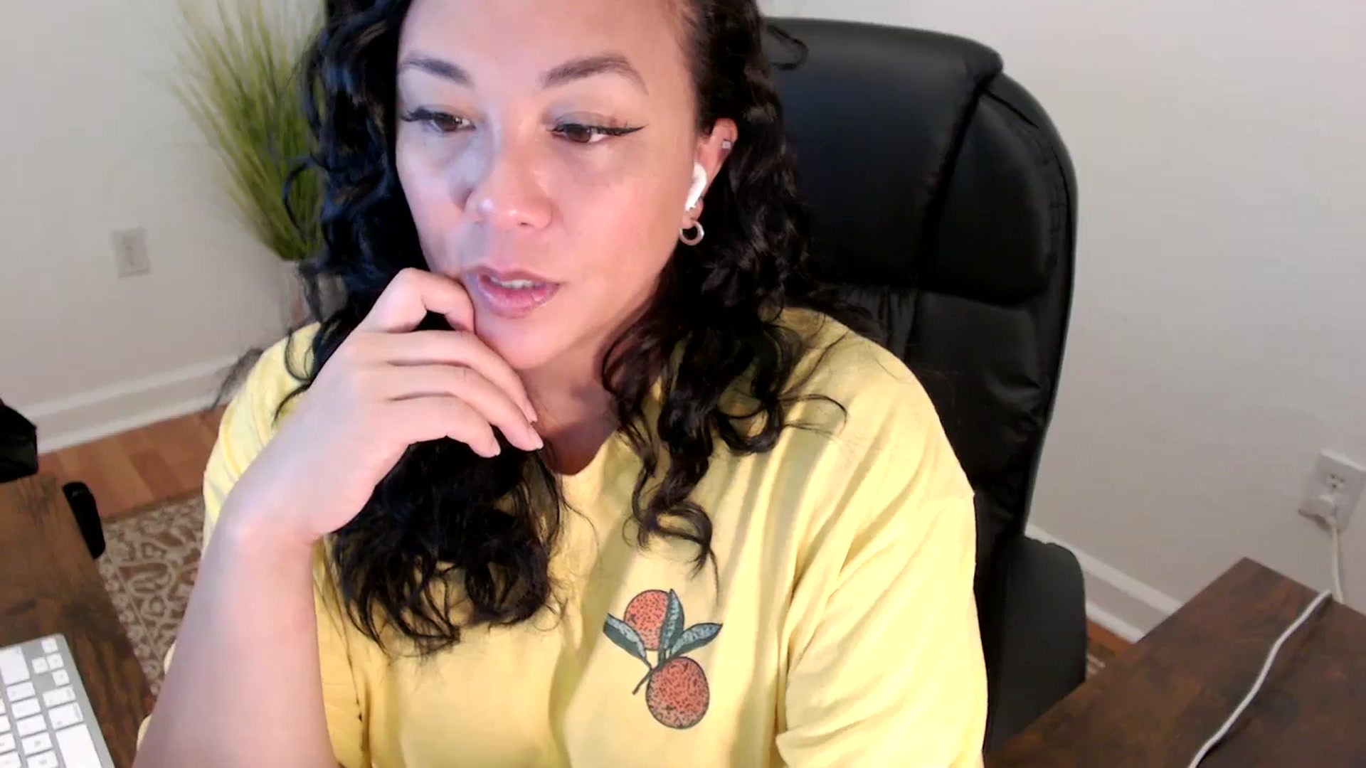 Gallery image thumbnail from MickaylaStar's myfreecams stream on, 06/02/2025, 16:18 image 10 of 20