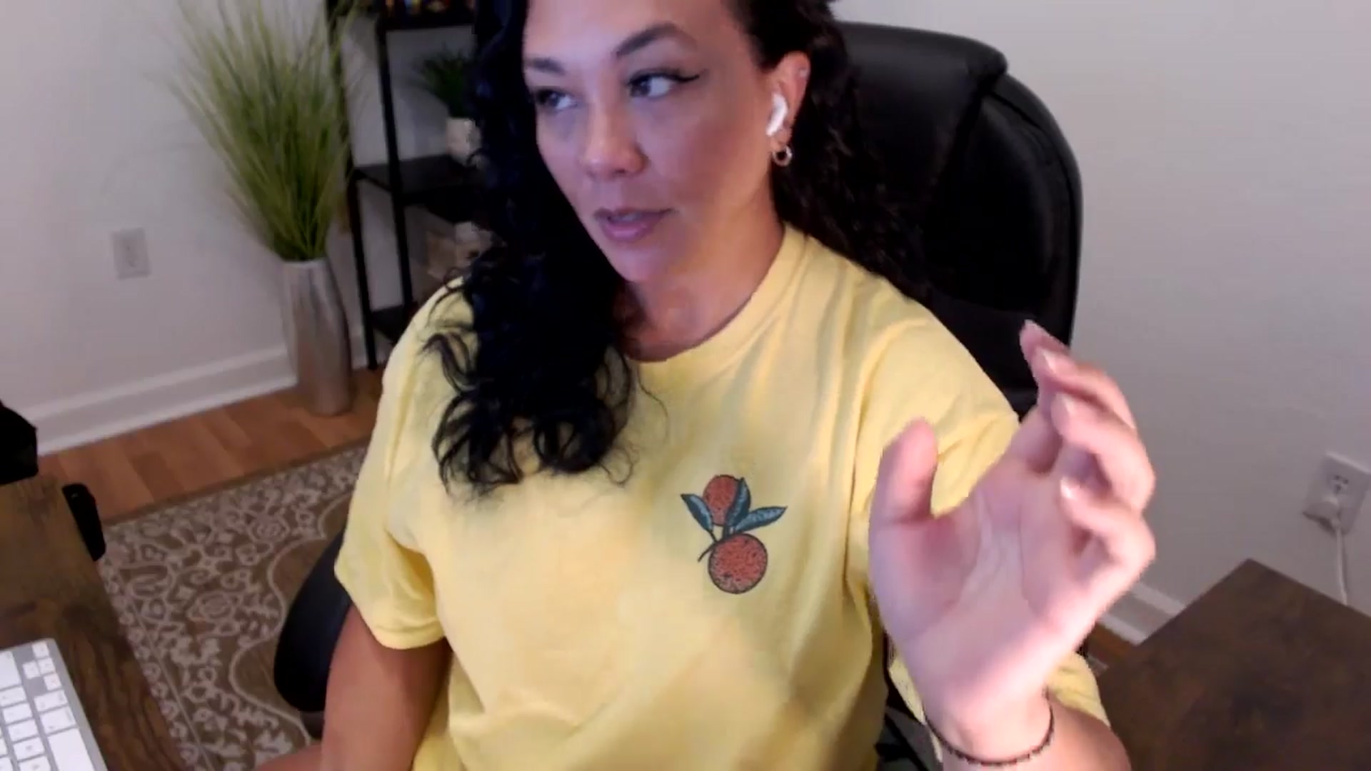 Gallery image thumbnail from MickaylaStar's myfreecams stream on, 06/02/2025, 16:18 image 14 of 20