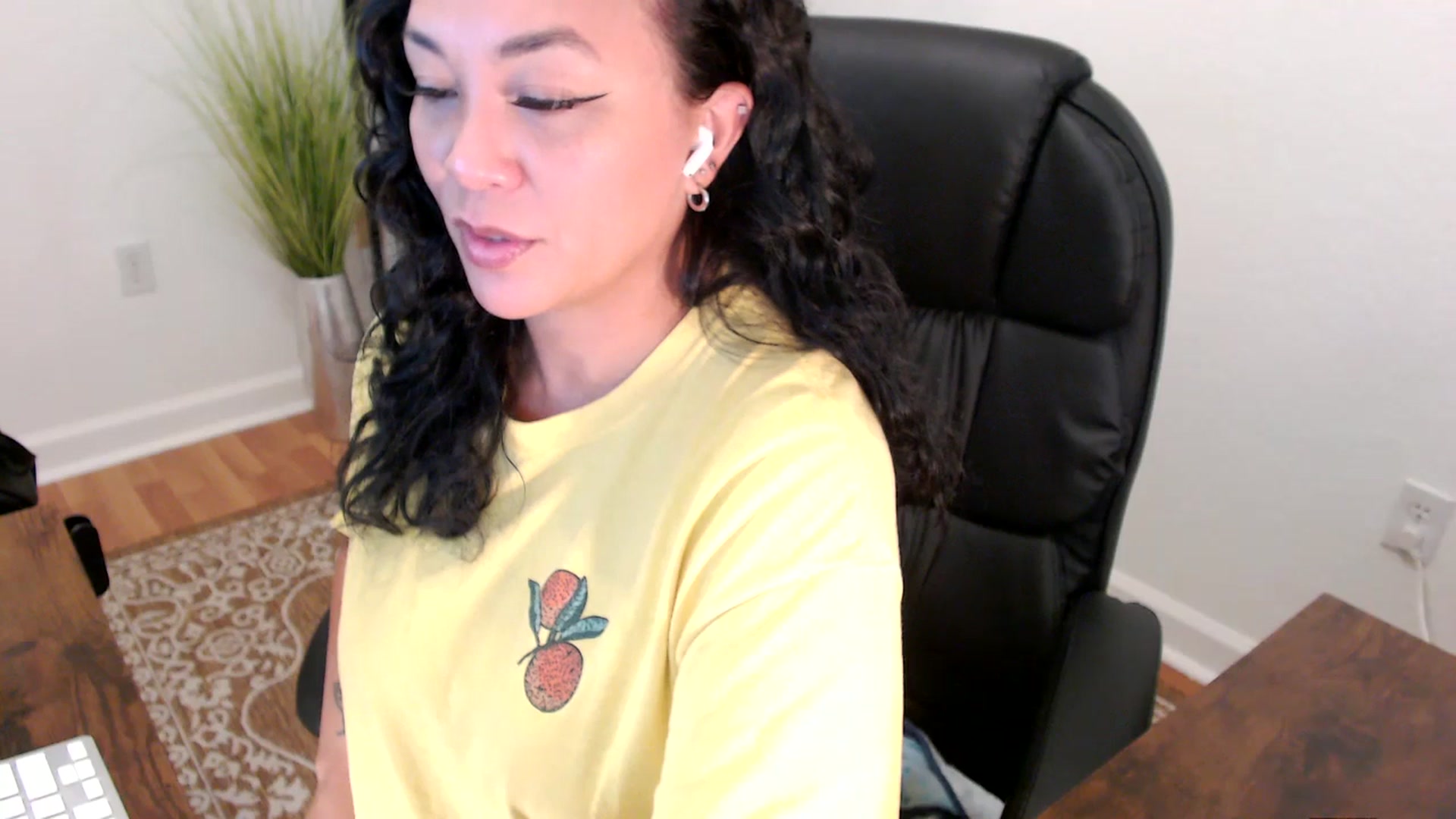 Gallery image thumbnail from MickaylaStar's myfreecams stream on, 06/02/2025, 16:42 image 9 of 20