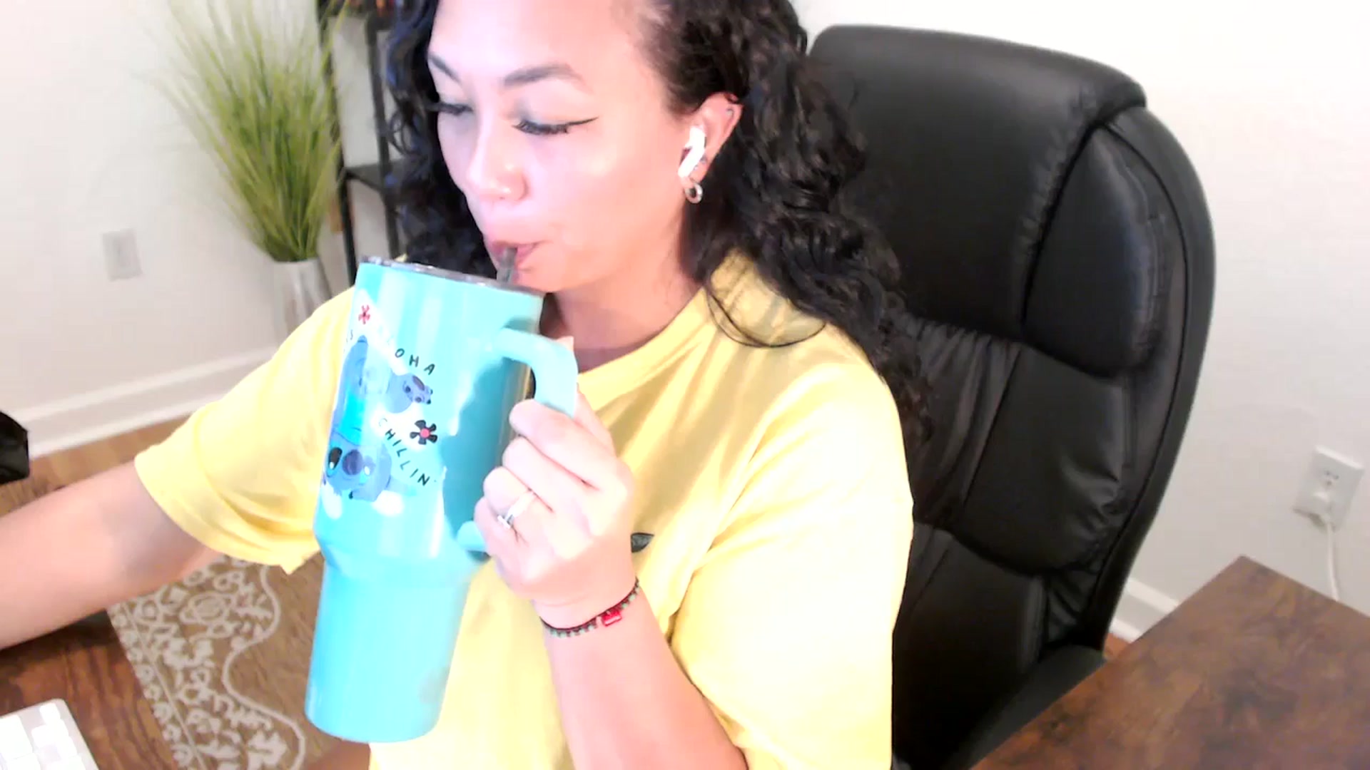 Gallery image thumbnail from MickaylaStar's myfreecams stream on, 06/02/2025, 17:29 image 4 of 20