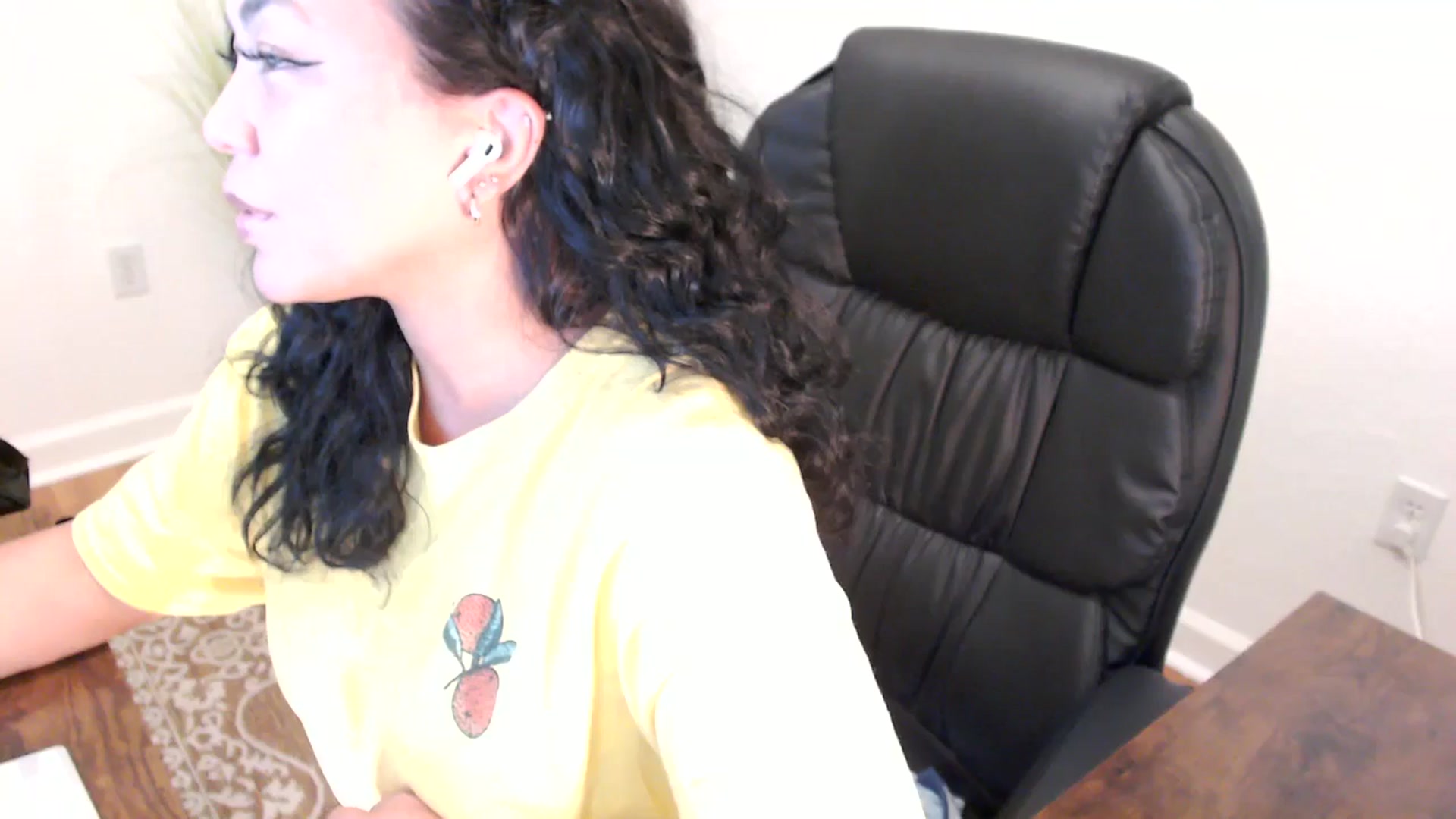 Gallery image thumbnail from MickaylaStar's myfreecams stream on, 06/02/2025, 17:29 image 9 of 20