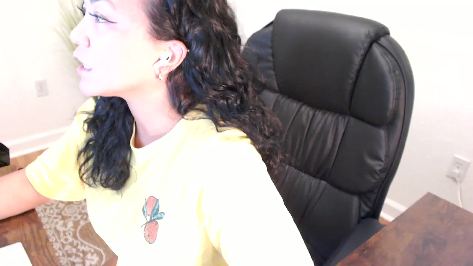 Gallery image thumbnail from MickaylaStar's myfreecams stream on, 06/02/2025, 17:29 image 8 of 20