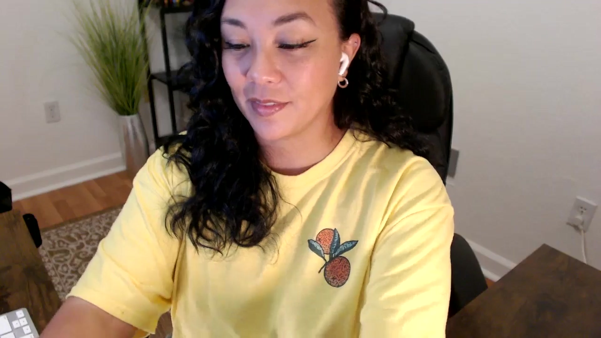 Gallery image thumbnail from MickaylaStar's myfreecams stream on, 06/02/2025, 17:29 image 16 of 20