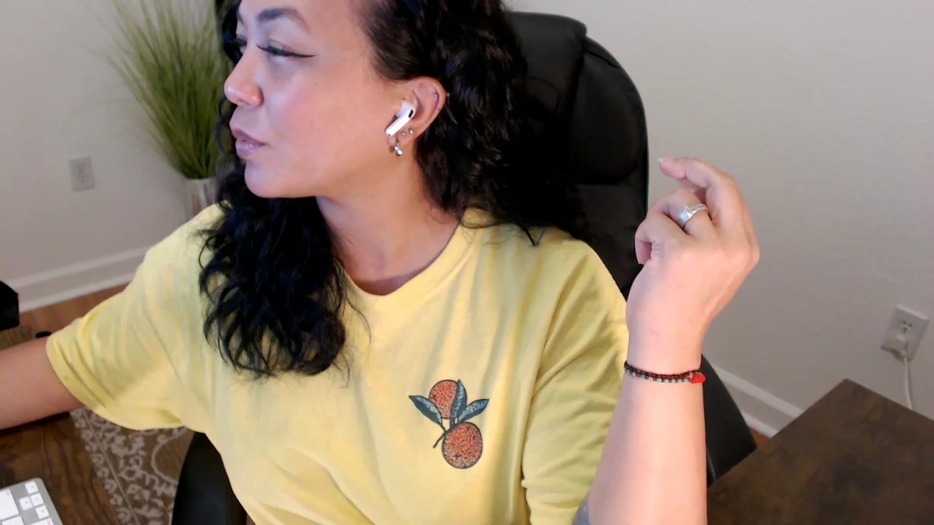 Gallery image thumbnail from MickaylaStar's myfreecams stream on, 06/02/2025, 17:29 image 11 of 20