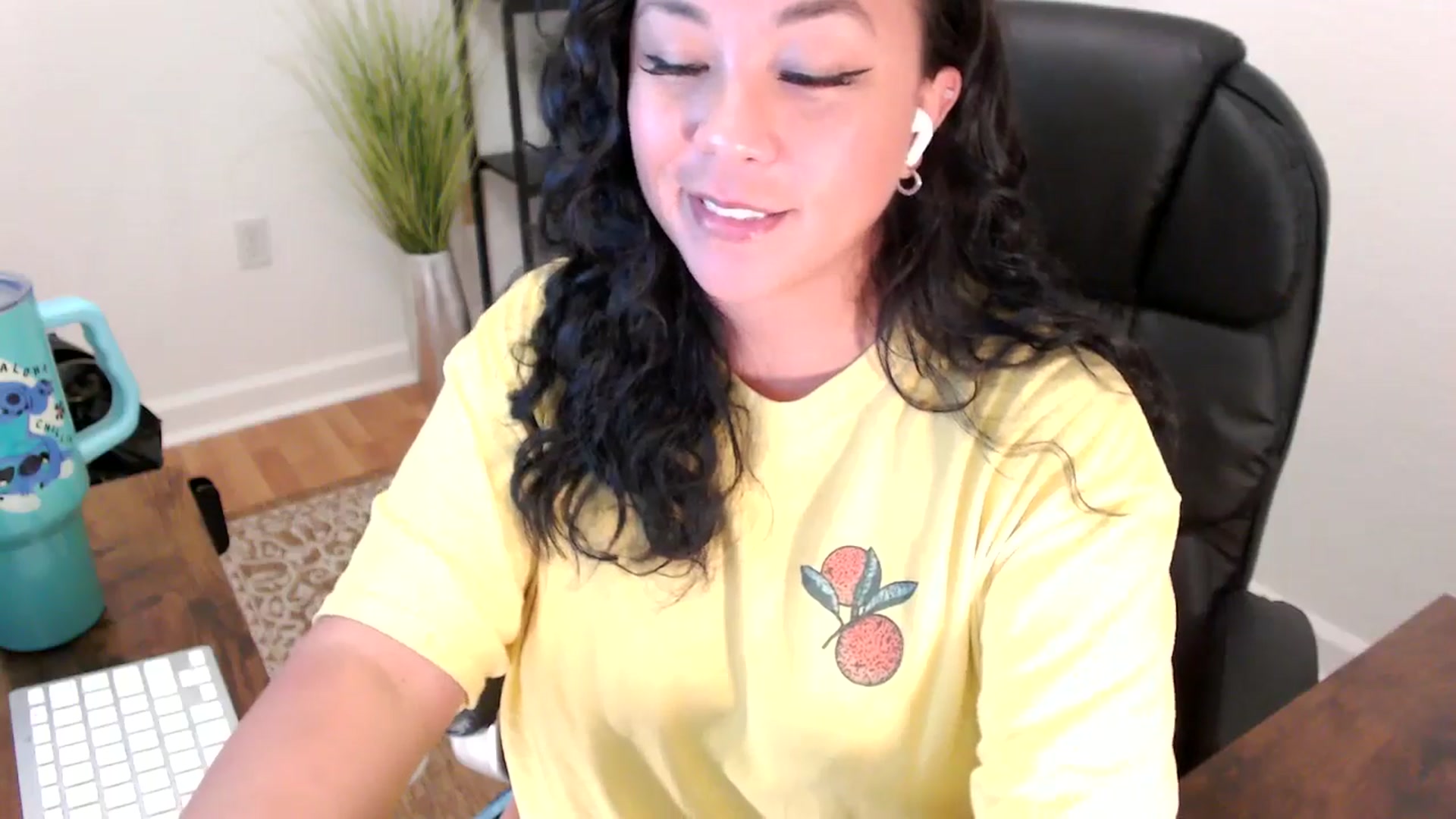 Gallery image thumbnail from MickaylaStar's myfreecams stream on, 06/02/2025, 19:49 image 7 of 20