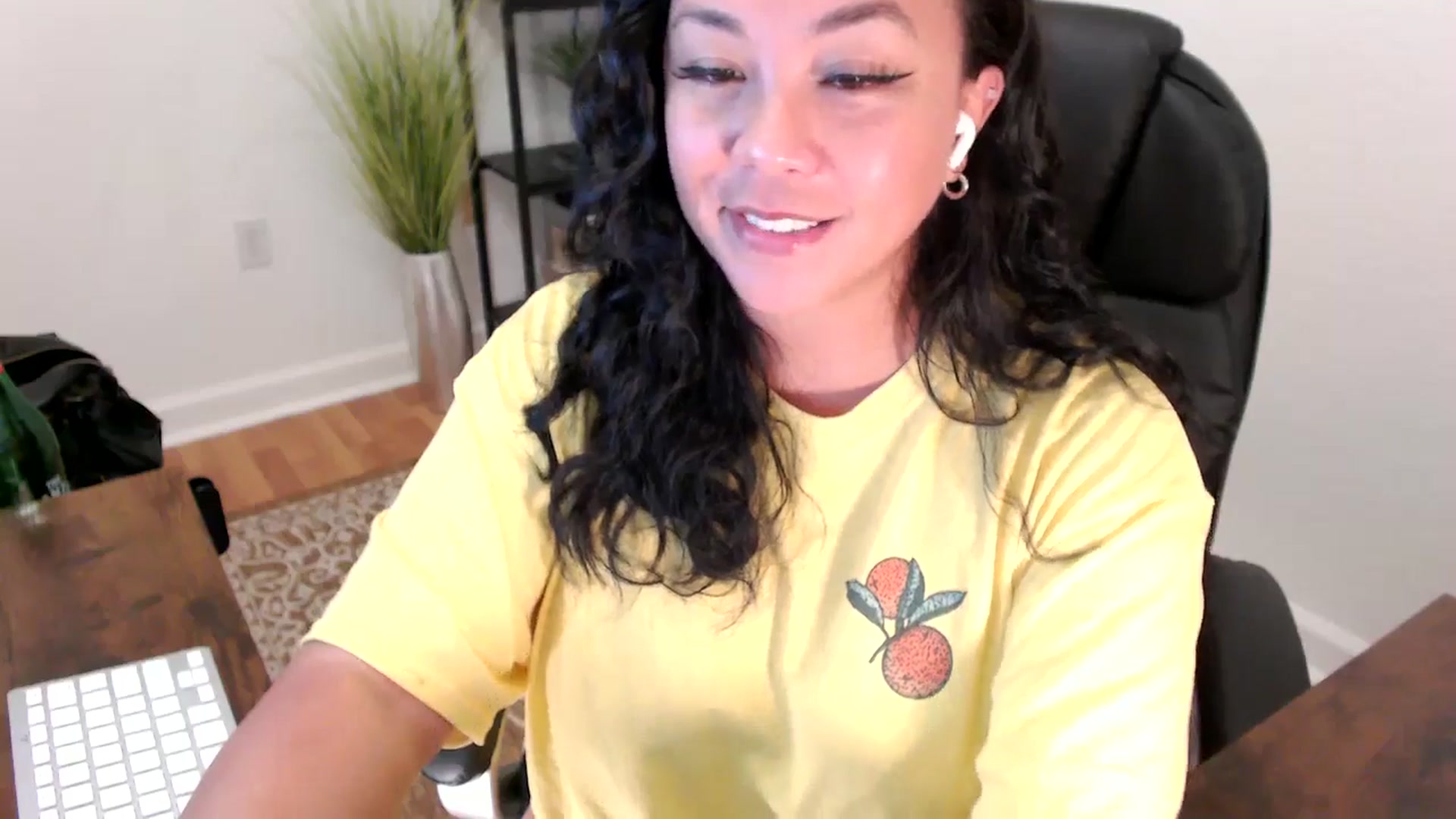 Gallery image thumbnail from MickaylaStar's myfreecams stream on, 06/02/2025, 19:49 image 9 of 20
