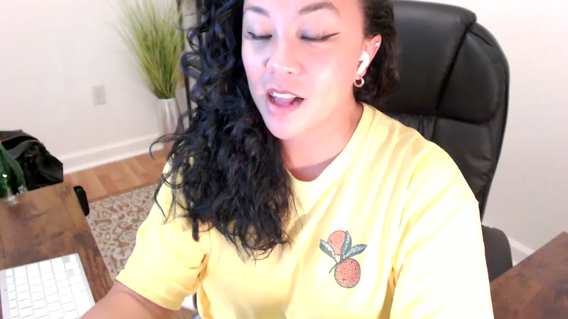 Gallery image thumbnail from MickaylaStar's myfreecams stream on, 06/02/2025, 19:49 image 19 of 20