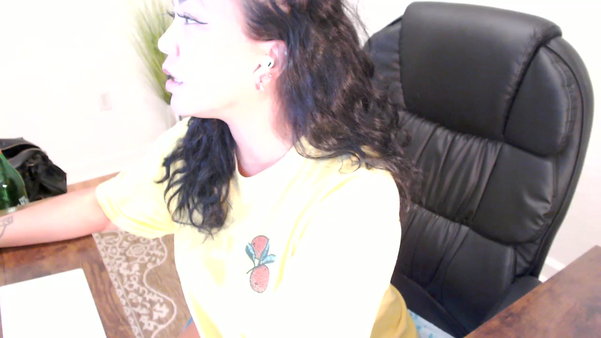 Gallery image thumbnail from MickaylaStar's myfreecams stream on, 06/02/2025, 19:49 image 15 of 20
