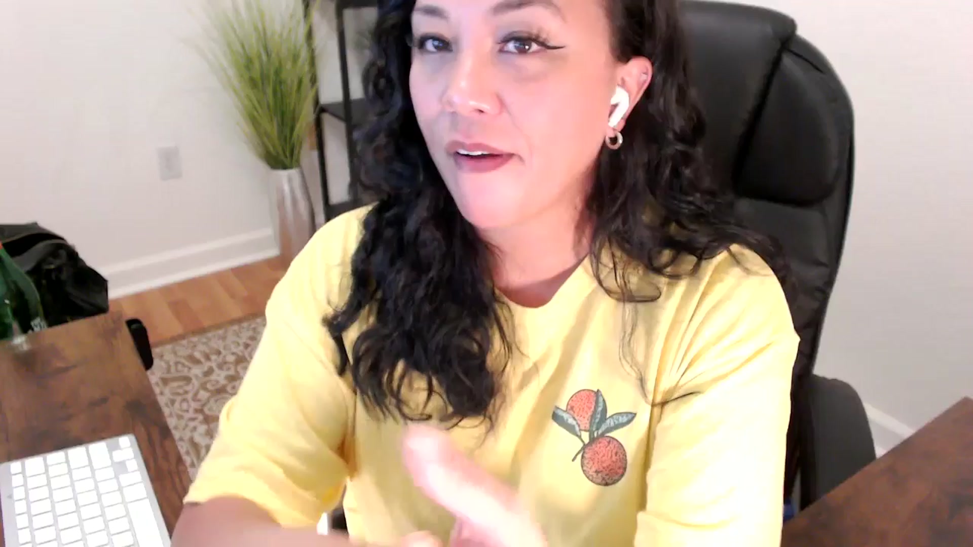 Gallery image thumbnail from MickaylaStar's myfreecams stream on, 06/02/2025, 19:49 image 11 of 20