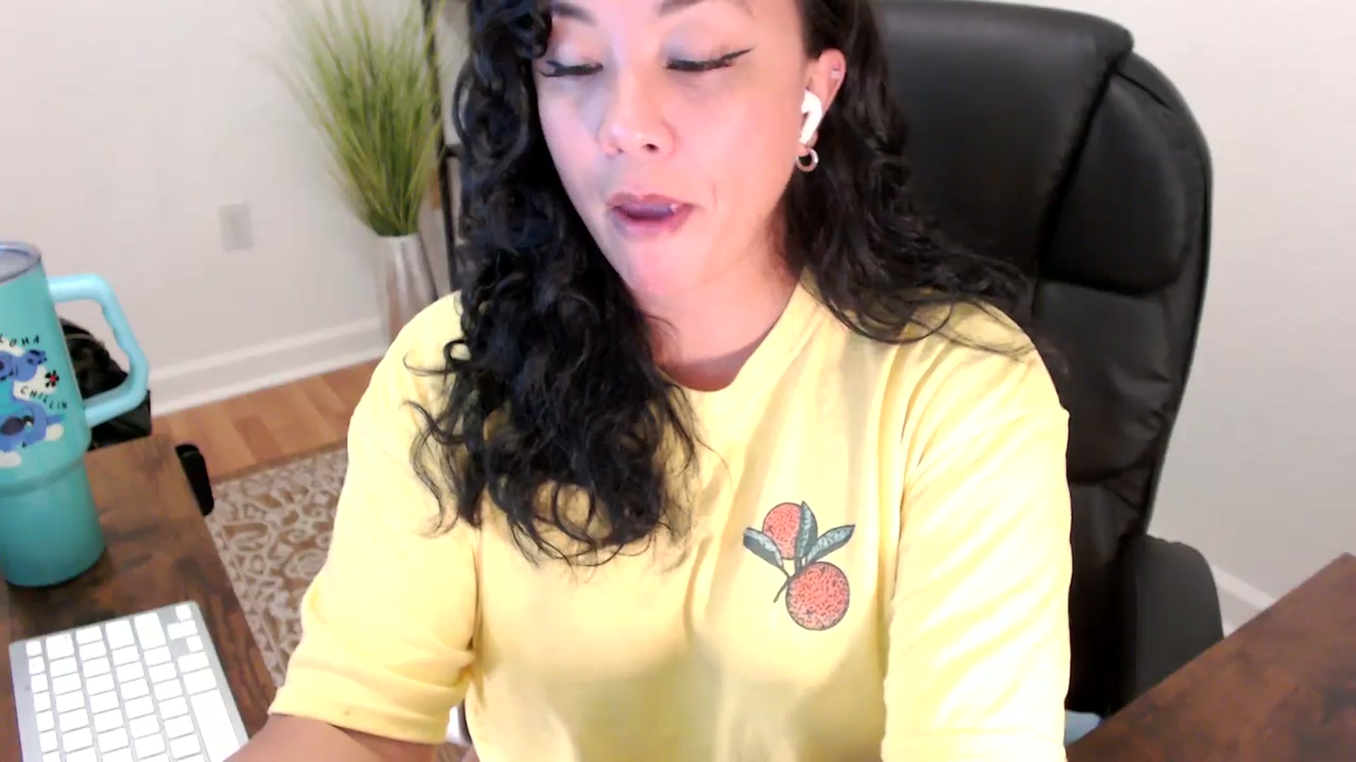 Gallery image thumbnail from MickaylaStar's myfreecams stream on, 06/02/2025, 19:49 image 2 of 20
