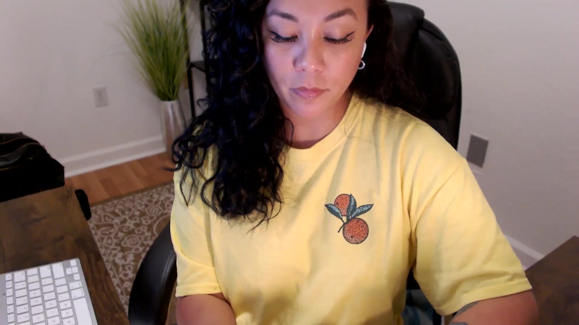 Gallery image thumbnail from MickaylaStar's myfreecams stream on, 06/02/2025, 20:28 image 19 of 20