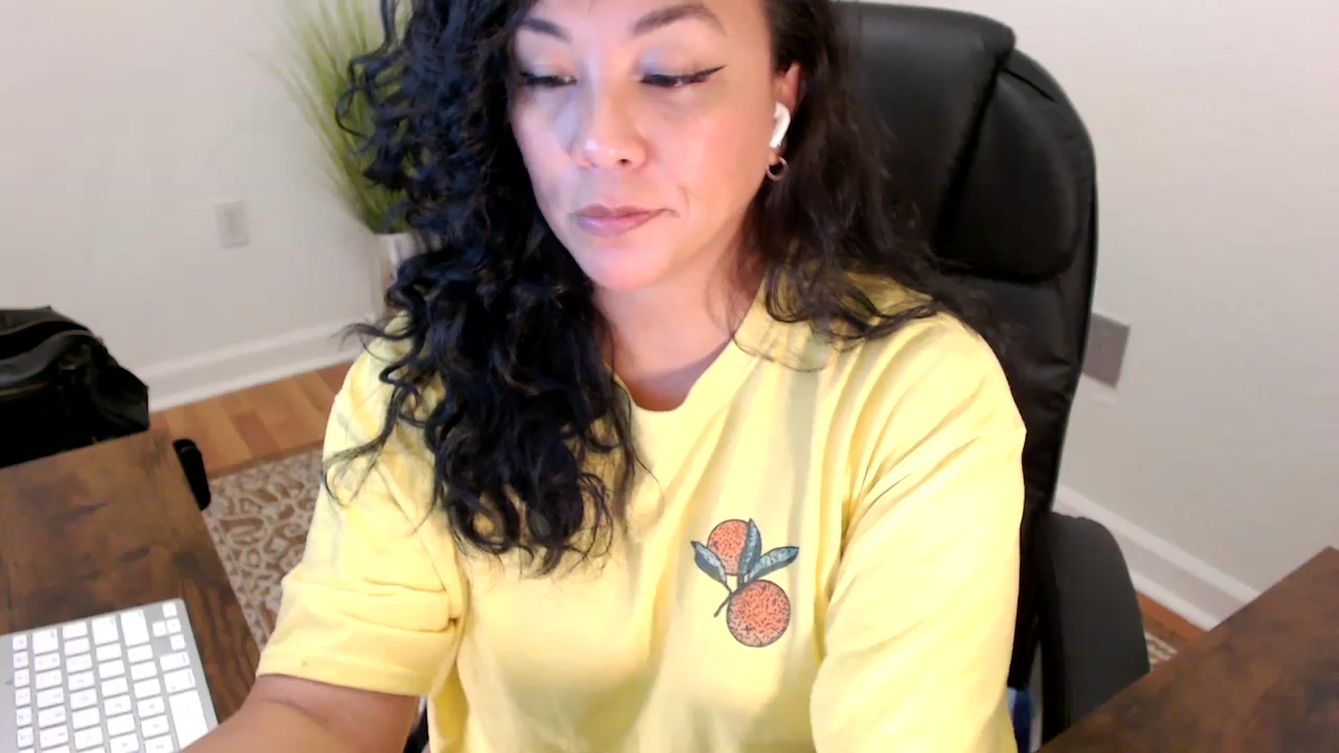 Gallery image thumbnail from MickaylaStar's myfreecams stream on, 06/02/2025, 20:28 image 12 of 20