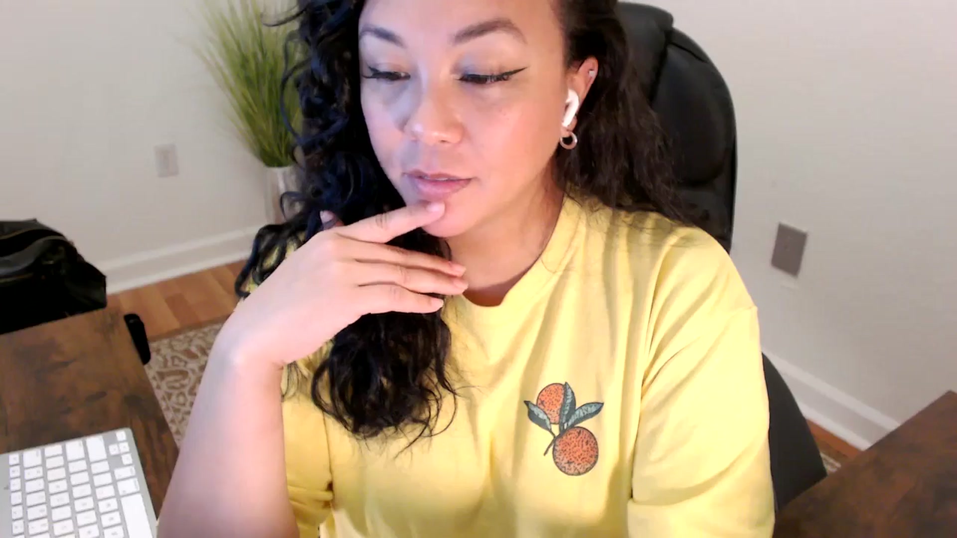 Gallery image thumbnail from MickaylaStar's myfreecams stream on, 06/02/2025, 20:28 image 17 of 20