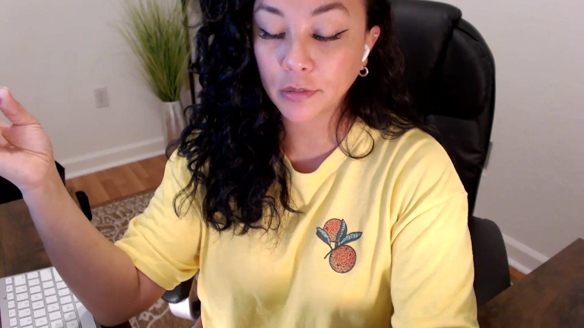 Gallery image thumbnail from MickaylaStar's myfreecams stream on, 06/02/2025, 20:28 image 4 of 20