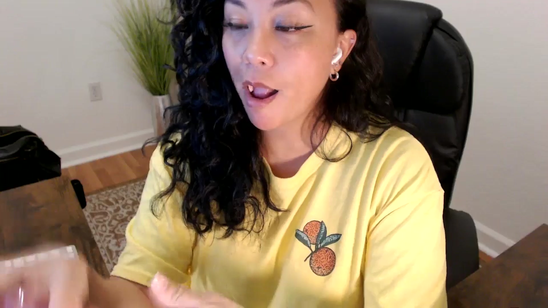 Gallery image thumbnail from MickaylaStar's myfreecams stream on, 06/02/2025, 20:28 image 3 of 20
