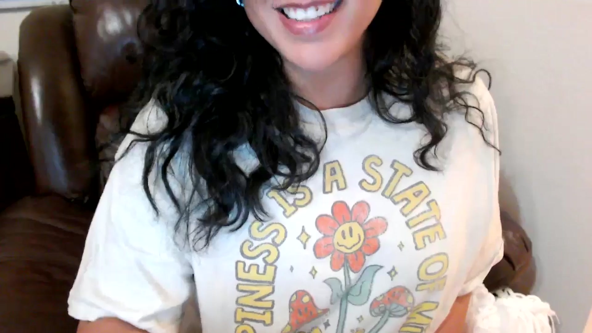 Gallery image thumbnail from MickaylaStar's myfreecams stream on, 06/03/2025, 24:03 image 13 of 20