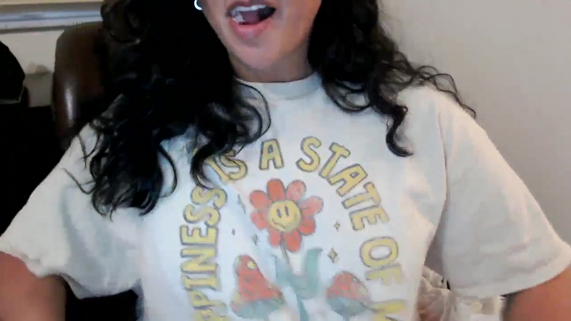 Gallery image thumbnail from MickaylaStar's myfreecams stream on, 06/03/2025, 24:03 image 11 of 20