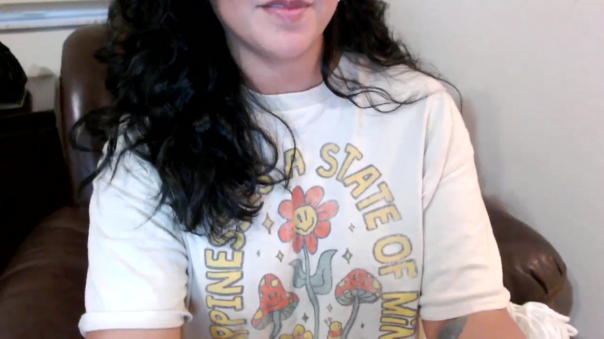 Gallery image thumbnail from MickaylaStar's myfreecams stream on, 06/03/2025, 24:03 image 4 of 20