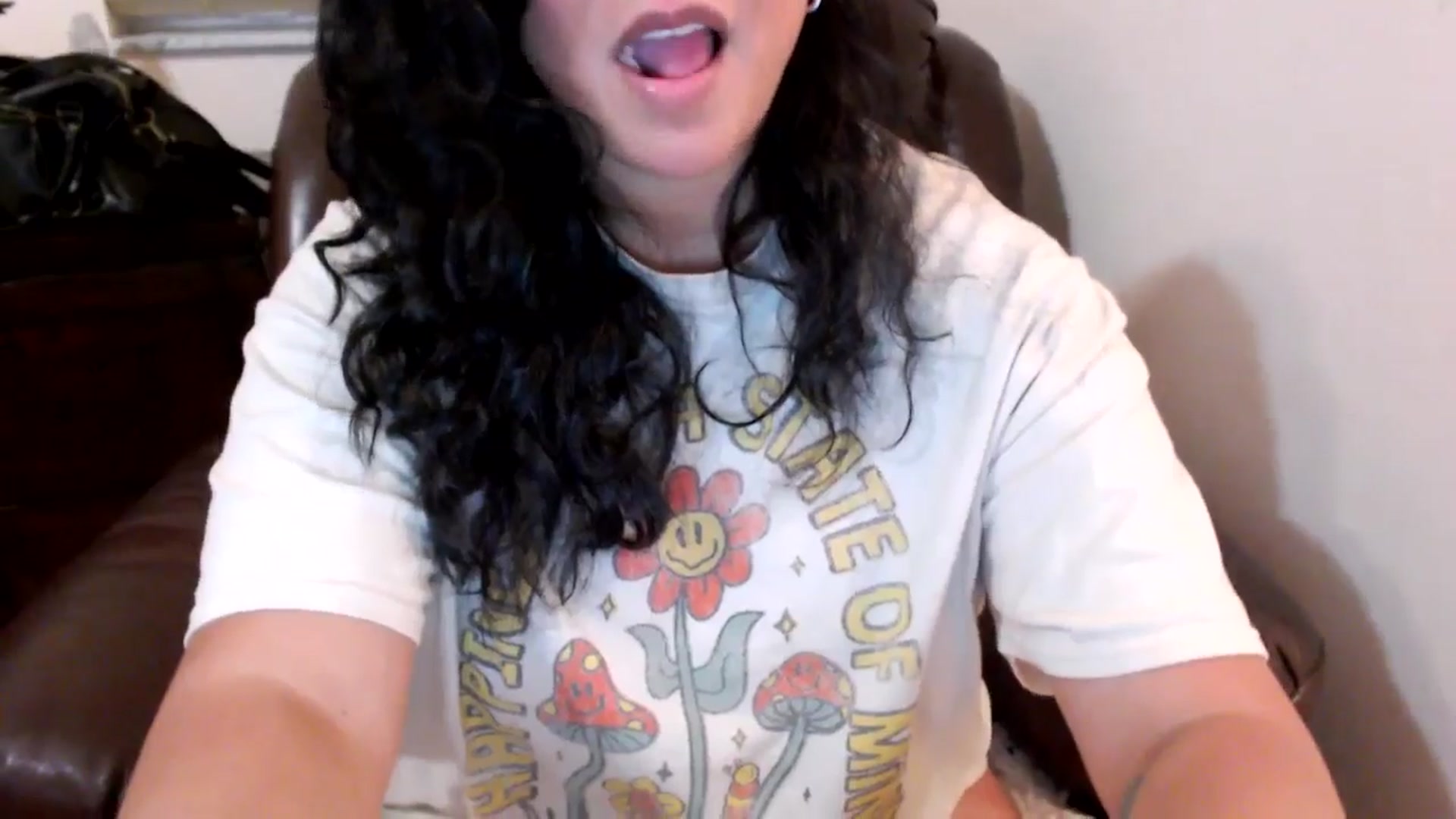 Gallery image thumbnail from MickaylaStar's myfreecams stream on, 06/03/2025, 01:39 image 12 of 20