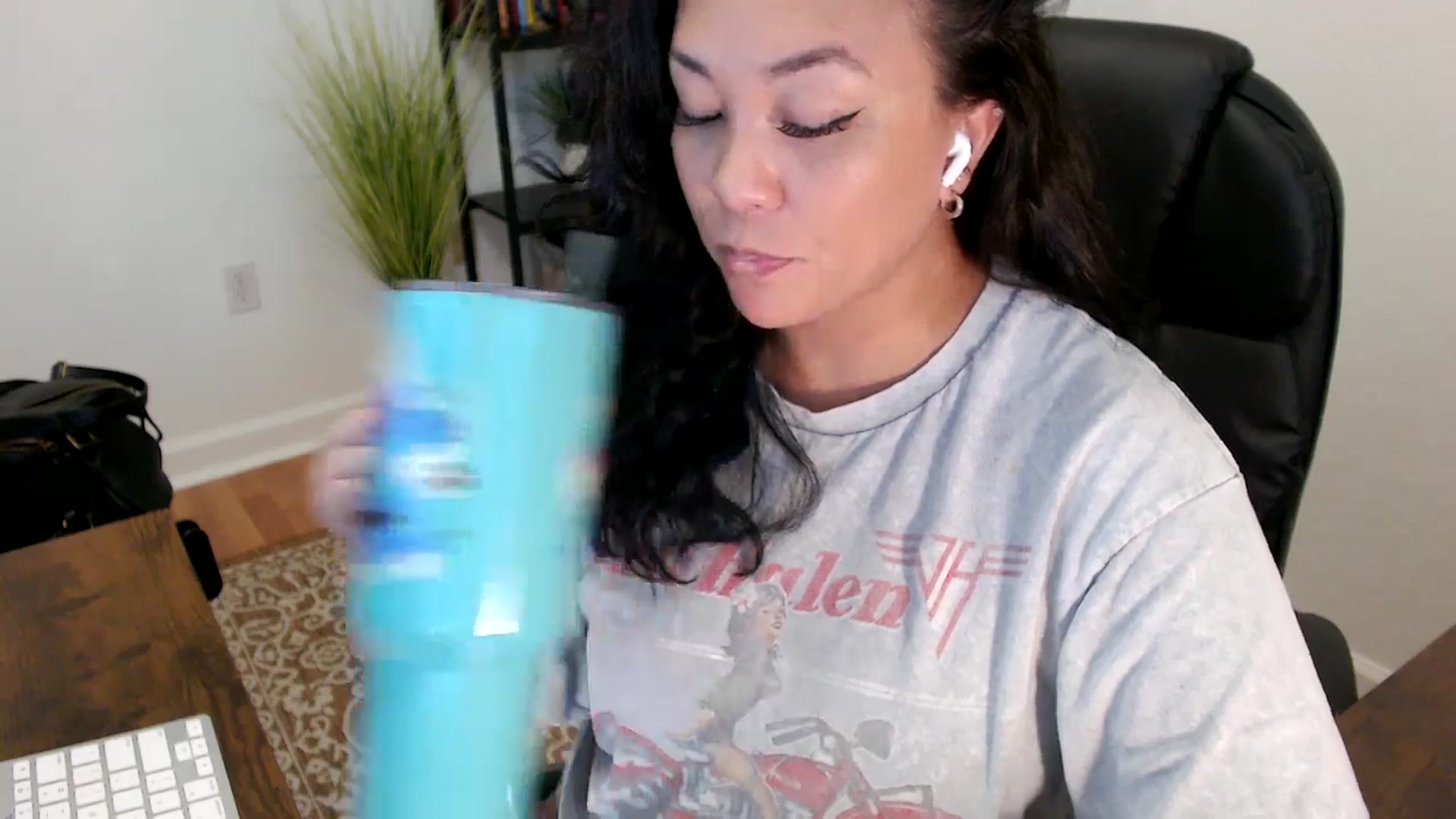 Gallery image thumbnail from MickaylaStar's myfreecams stream on, 06/03/2025, 17:39 image 7 of 20