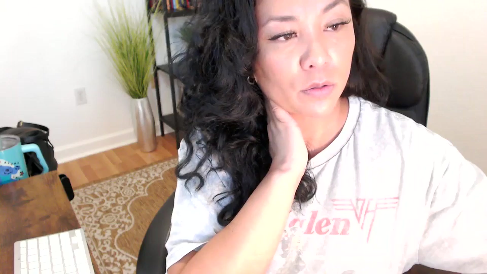 Gallery image thumbnail from MickaylaStar's myfreecams stream on, 06/03/2025, 19:21 image 11 of 20