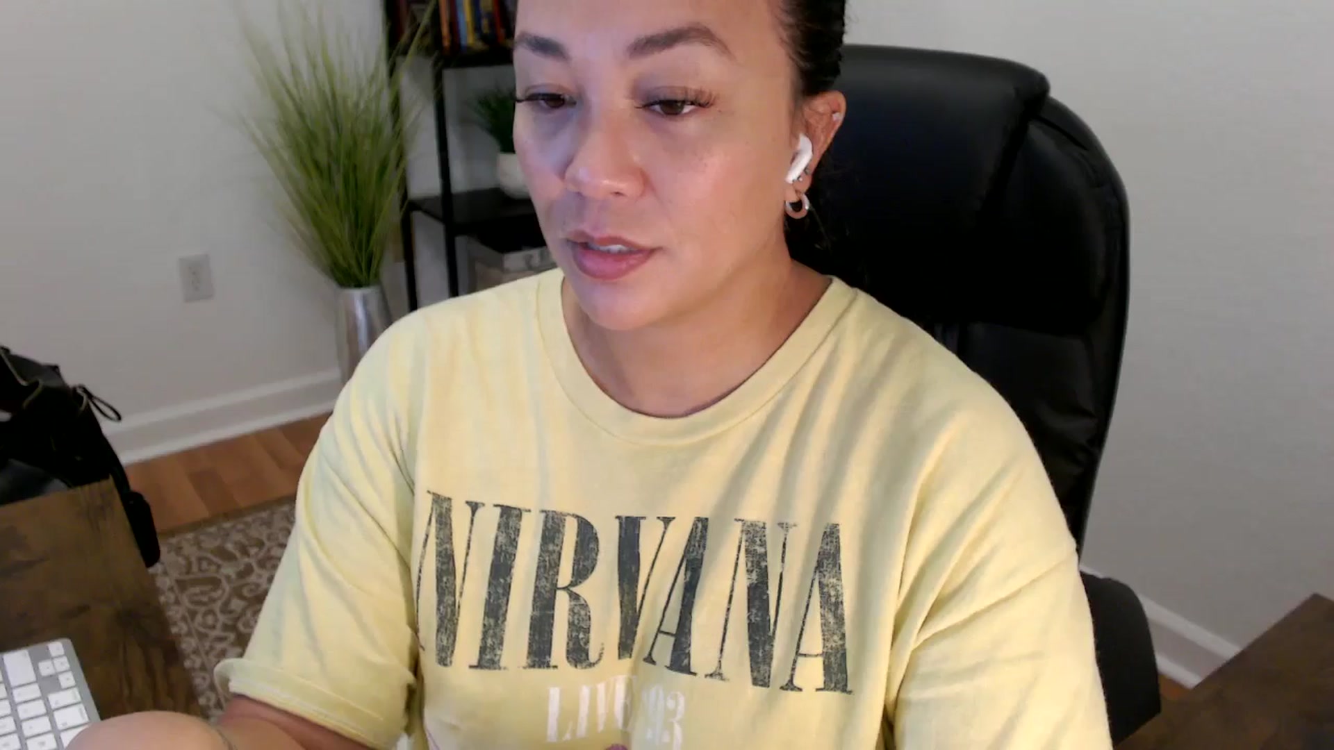 Gallery image thumbnail from MickaylaStar's myfreecams stream on, 06/04/2025, 15:30 image 10 of 20