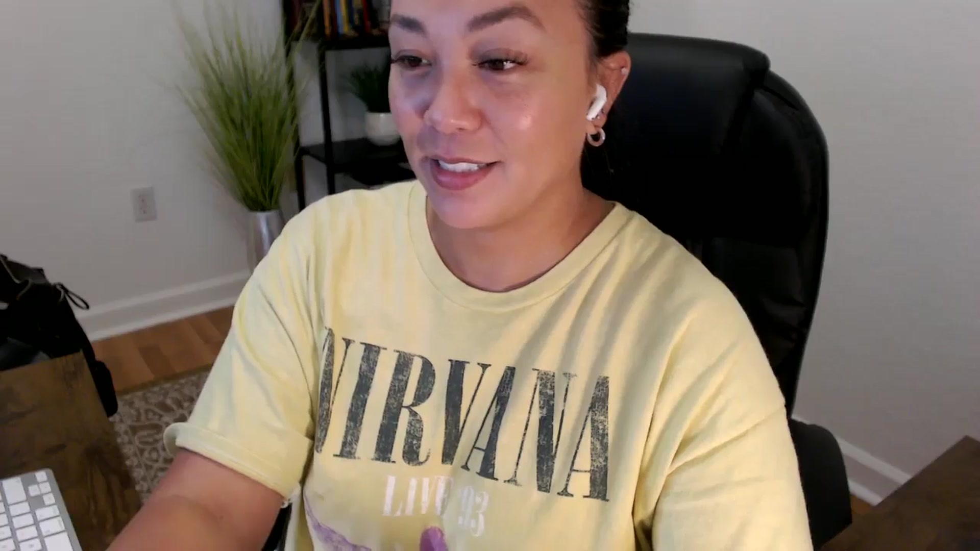 Gallery image thumbnail from MickaylaStar's myfreecams stream on, 06/04/2025, 15:30 image 8 of 20