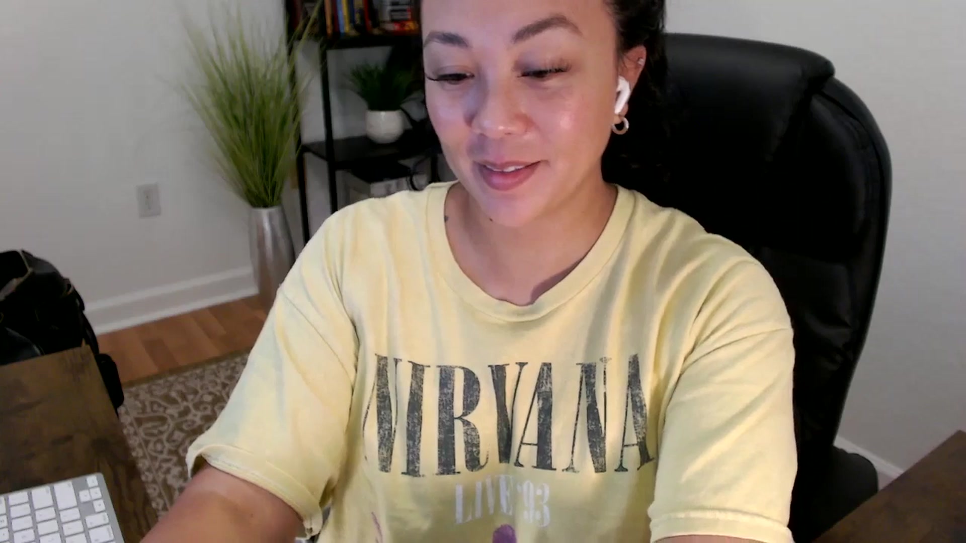 Gallery image thumbnail from MickaylaStar's myfreecams stream on, 06/04/2025, 18:03 image 10 of 20