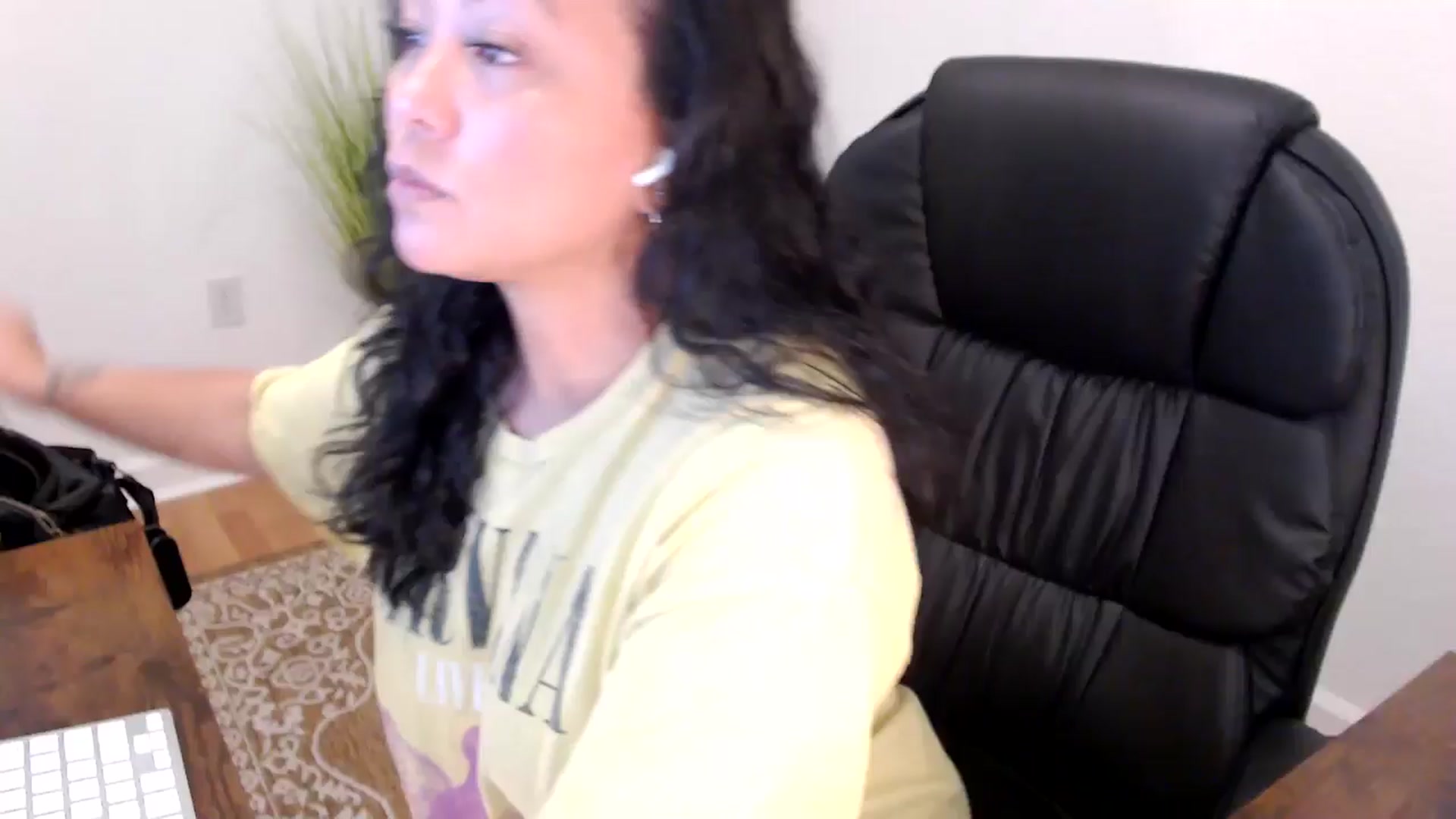 Gallery image thumbnail from MickaylaStar's myfreecams stream on, 06/04/2025, 19:02 image 20 of 20