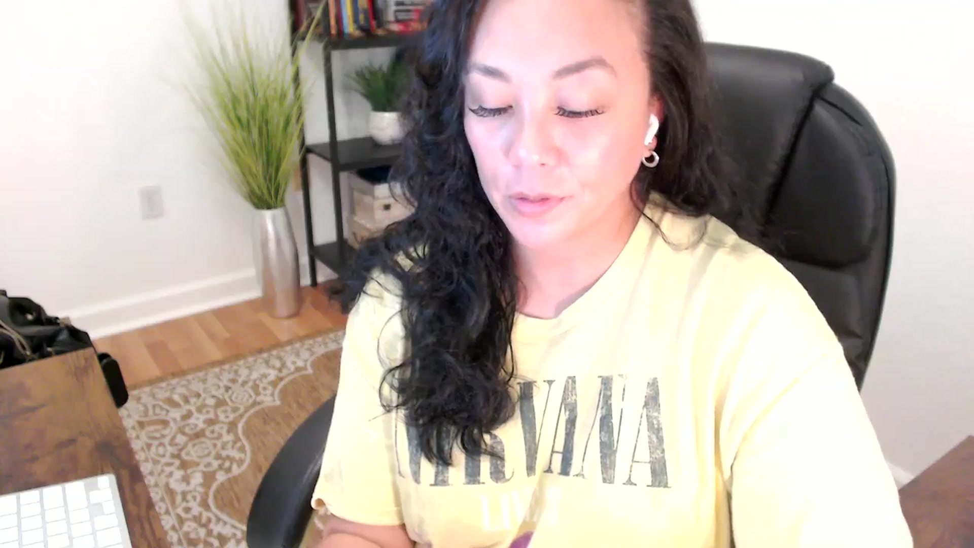 Gallery image thumbnail from MickaylaStar's myfreecams stream on, 06/04/2025, 19:02 image 15 of 20
