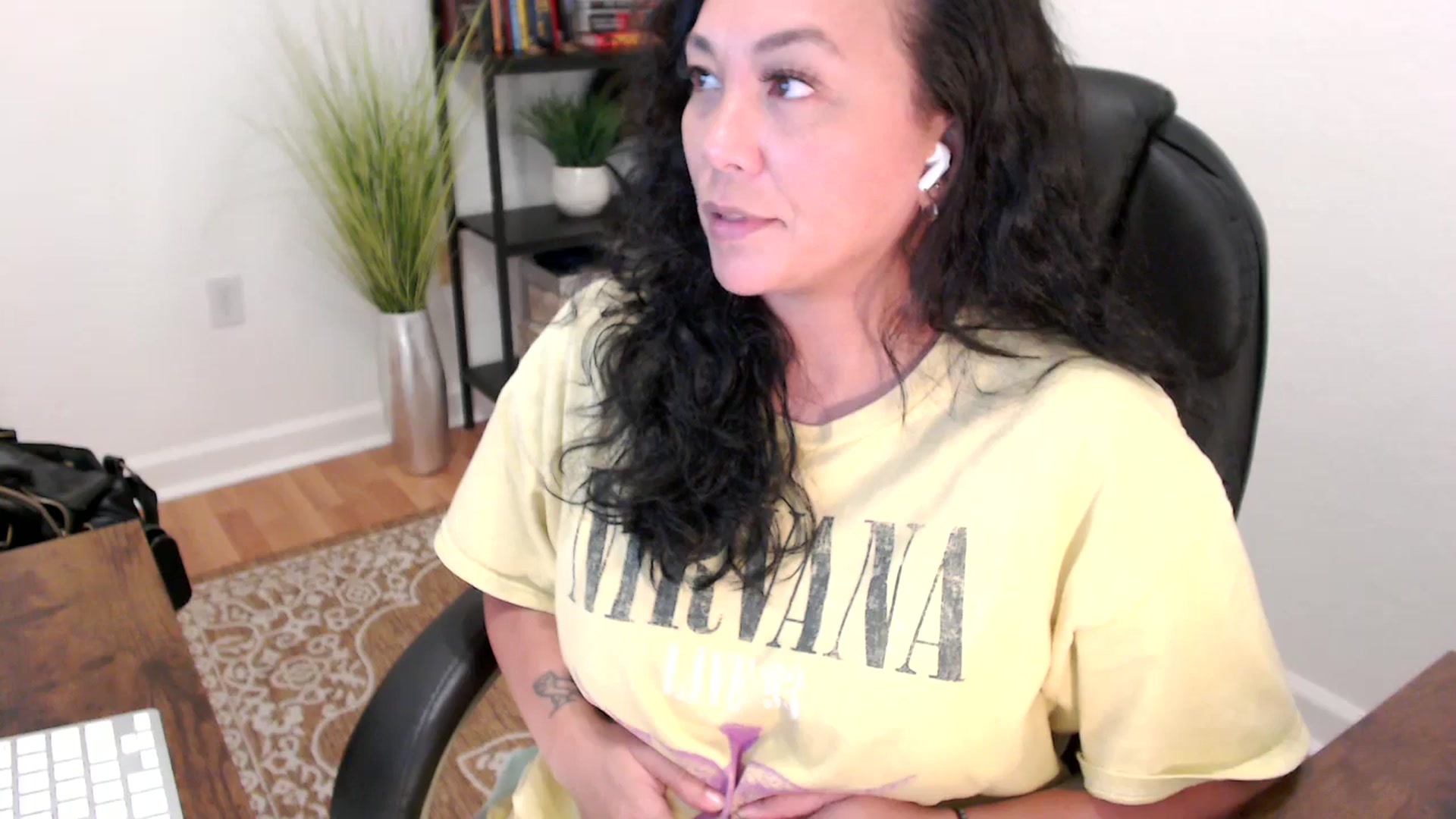 Gallery image thumbnail from MickaylaStar's myfreecams stream on, 06/04/2025, 19:51 image 19 of 20