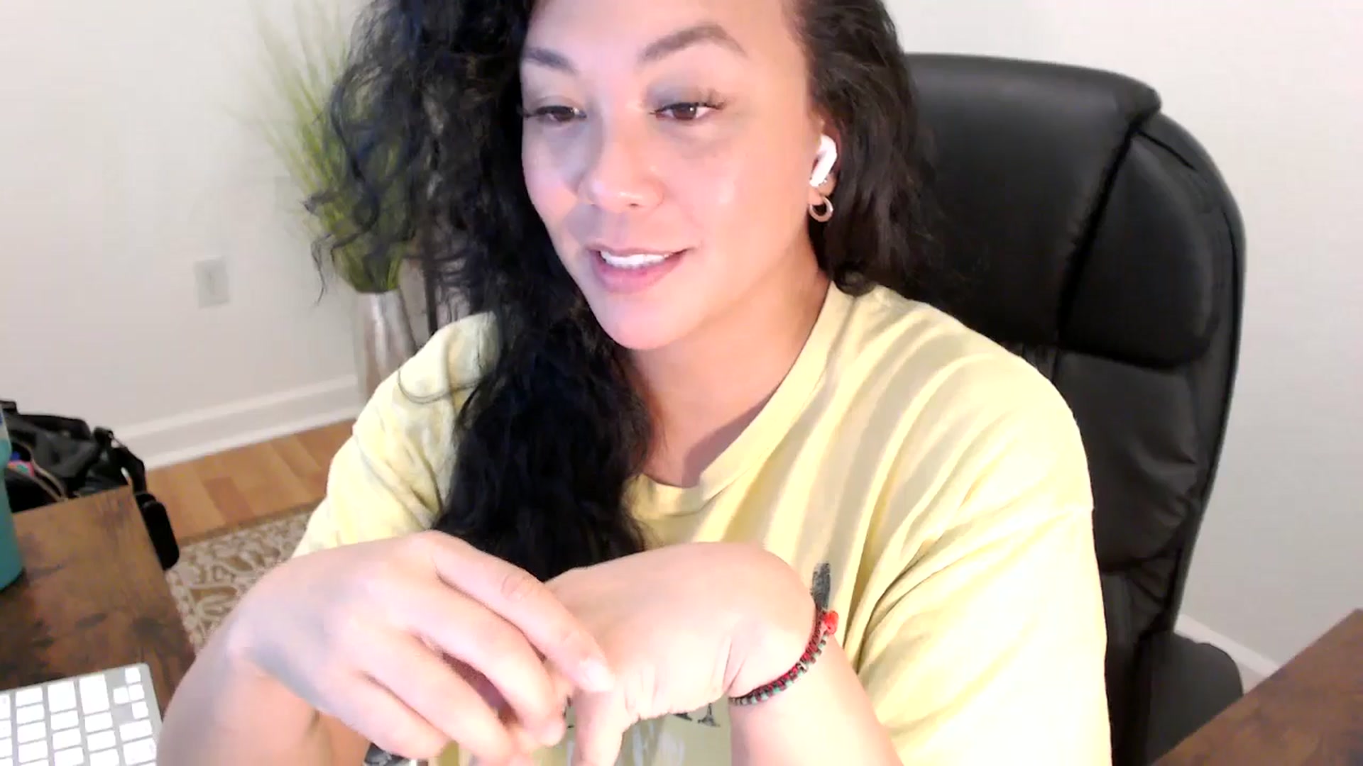 Gallery image thumbnail from MickaylaStar's myfreecams stream on, 06/04/2025, 20:25 image 2 of 20