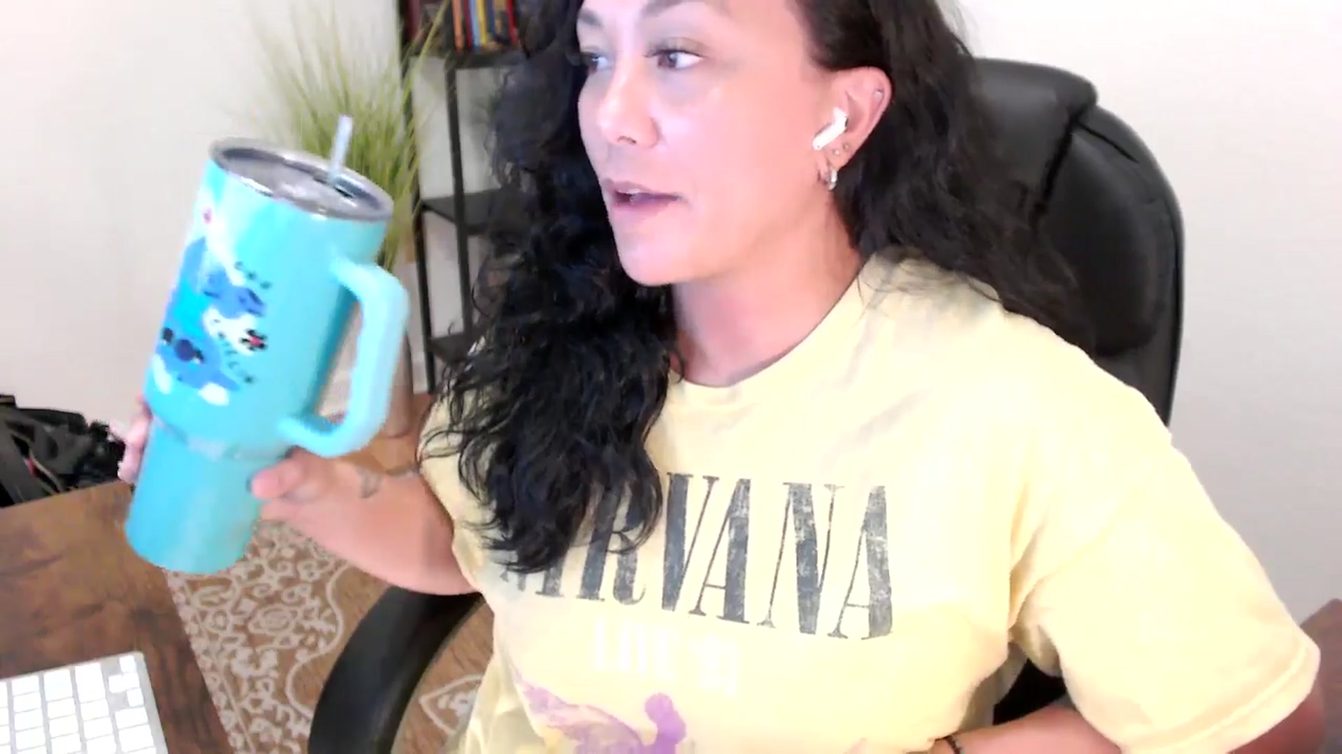 Gallery image thumbnail from MickaylaStar's myfreecams stream on, 06/04/2025, 20:54 image 5 of 20